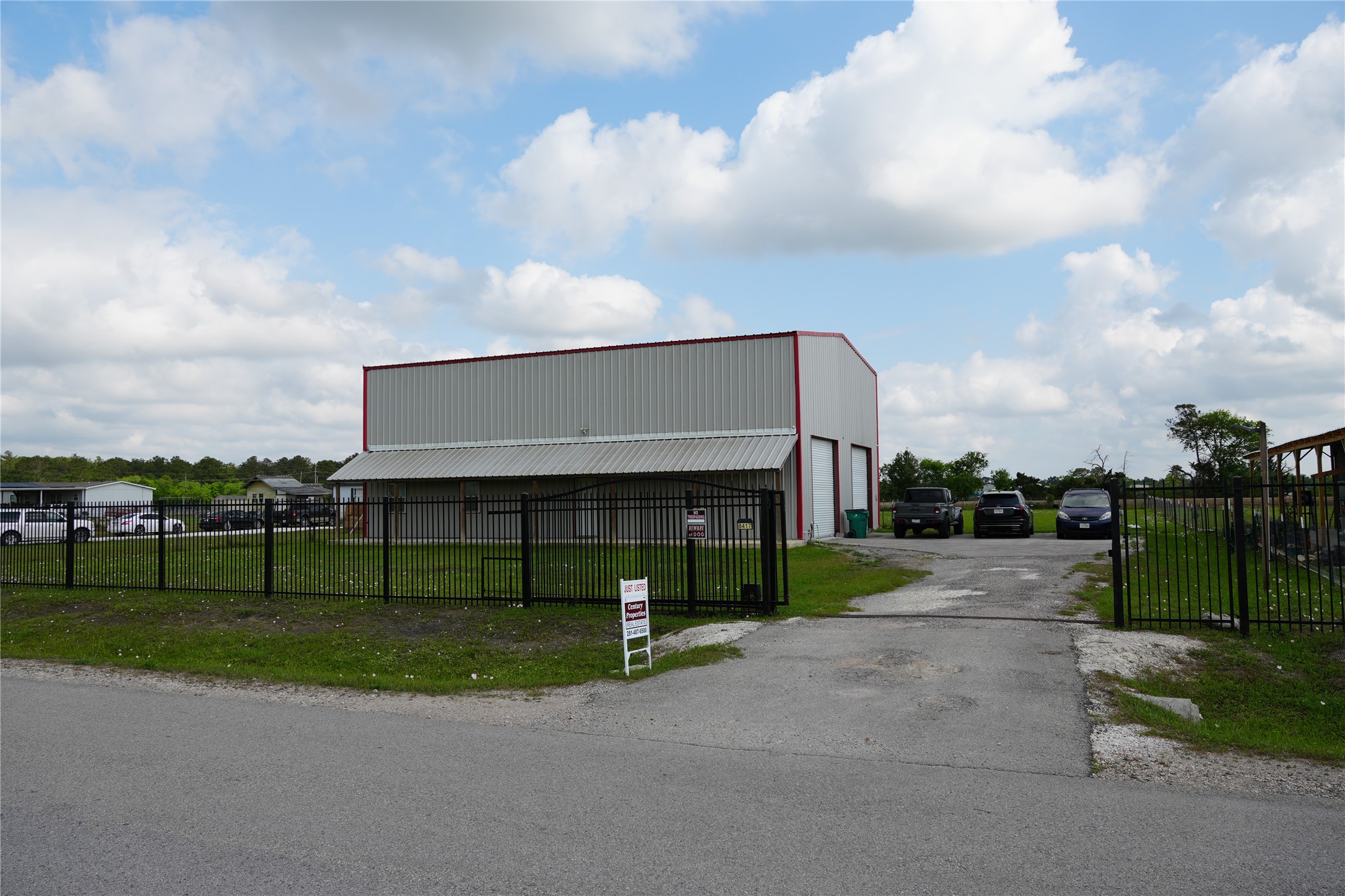 Listing photo 1