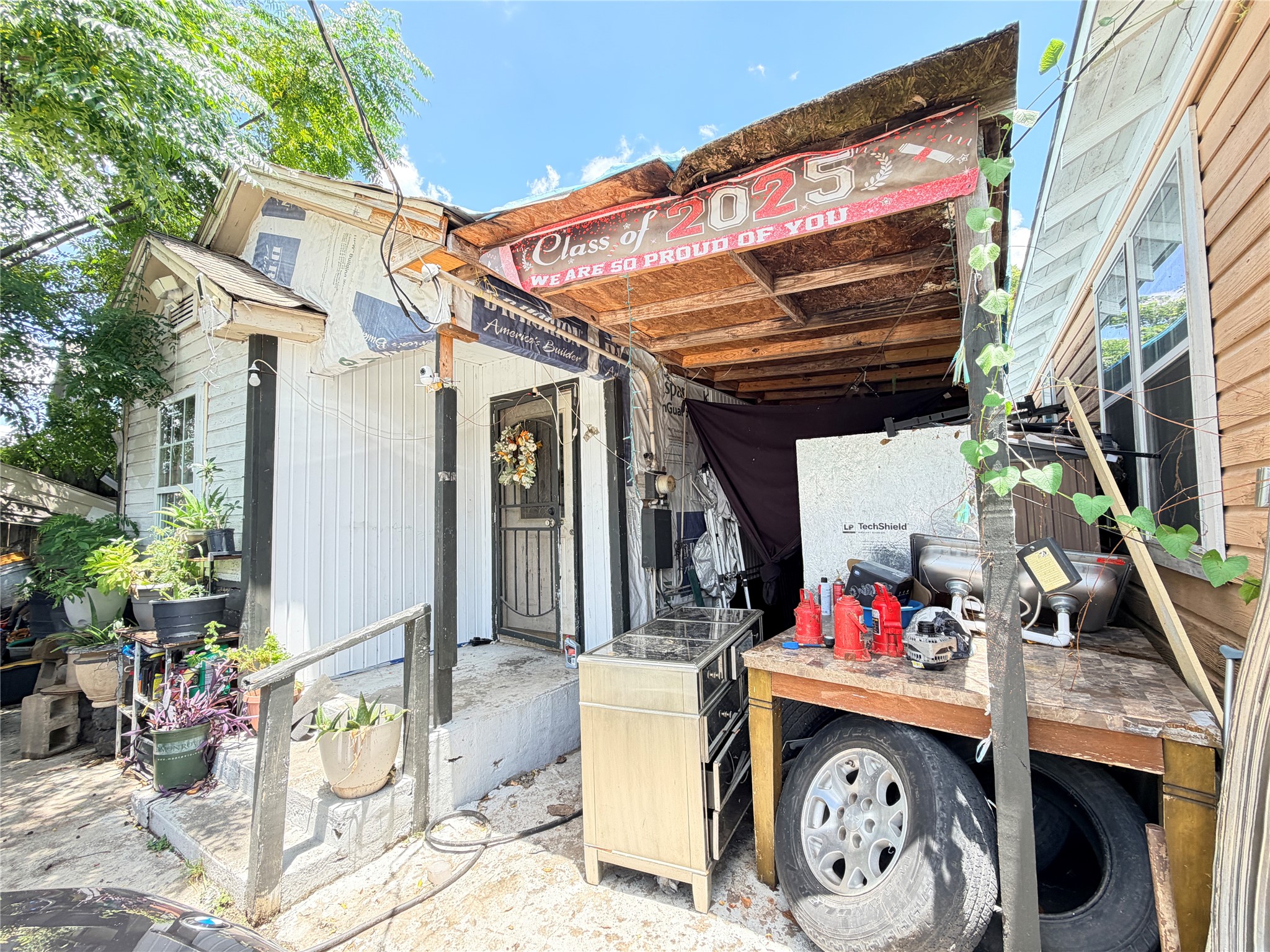 Listing photo 1