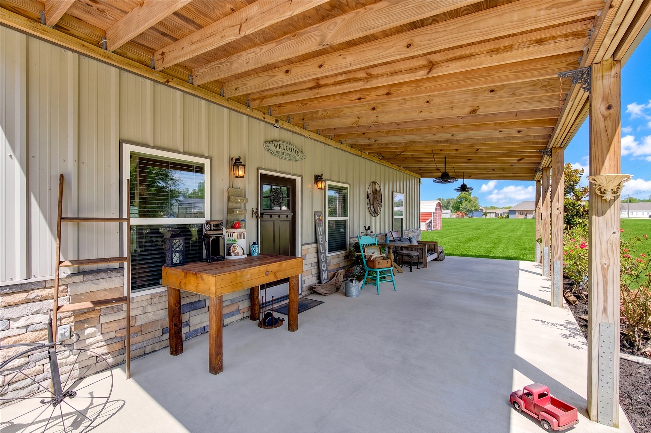 Listing photo 3