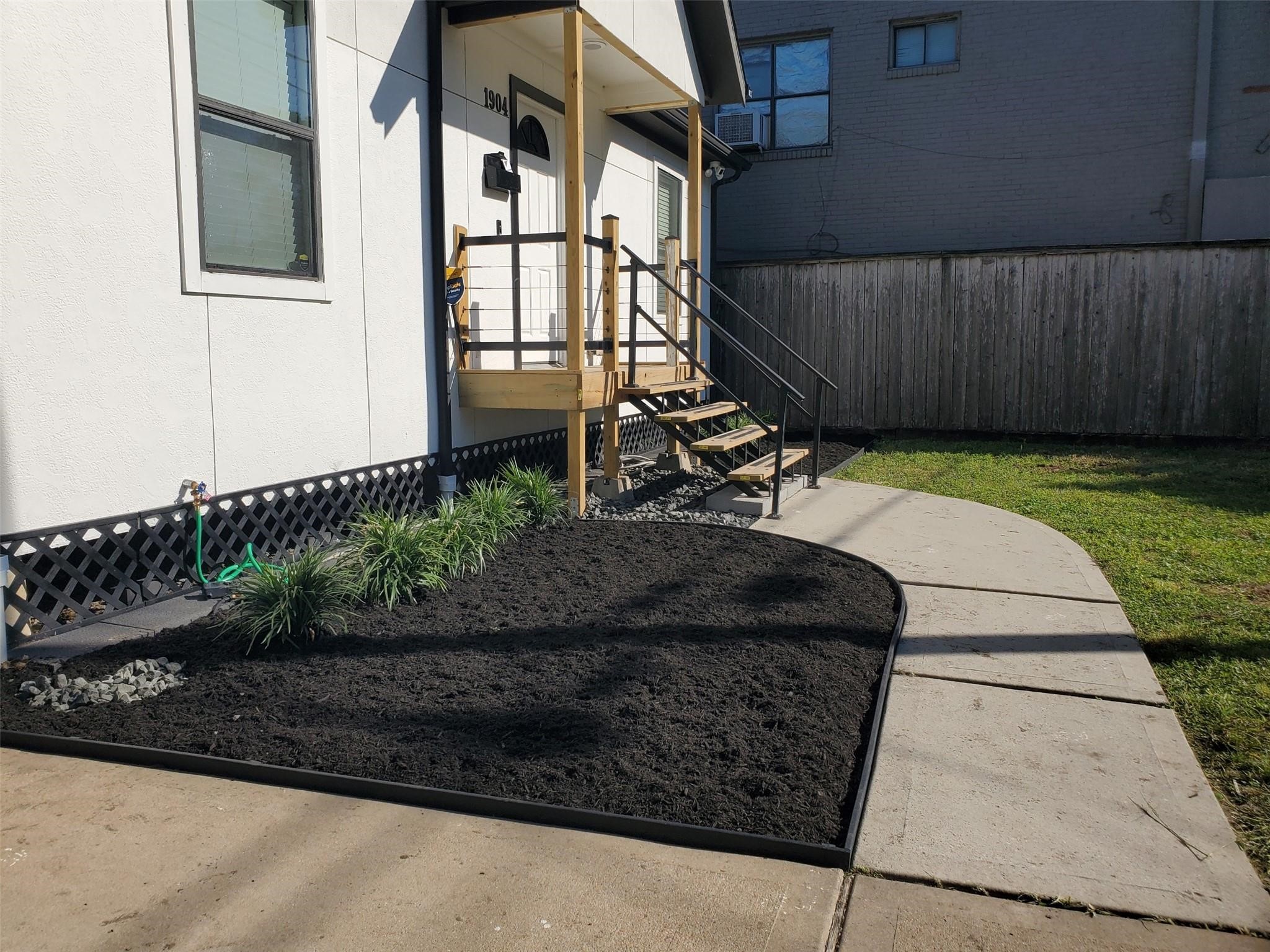 Listing photo 1