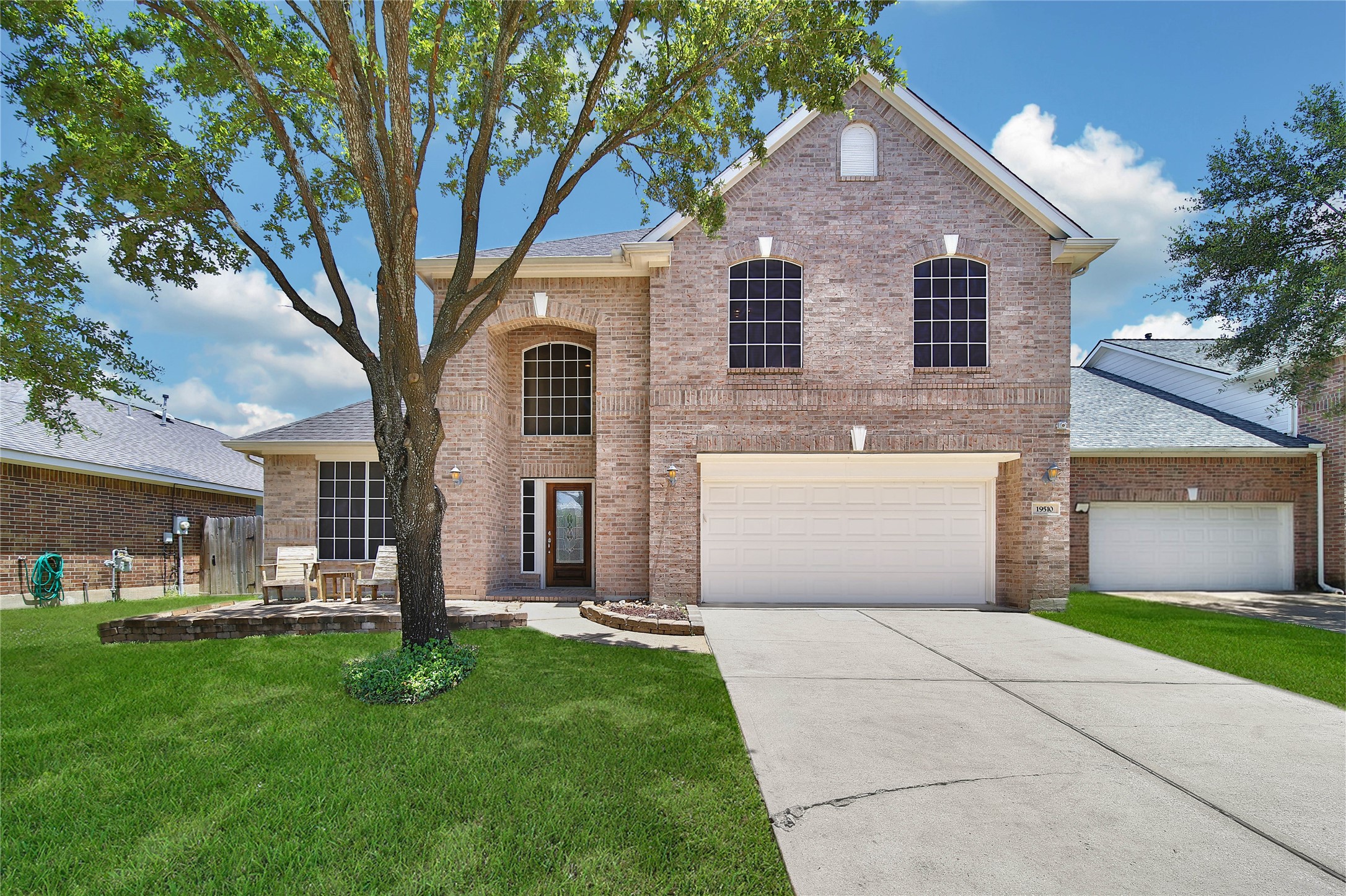 Listing photo 1