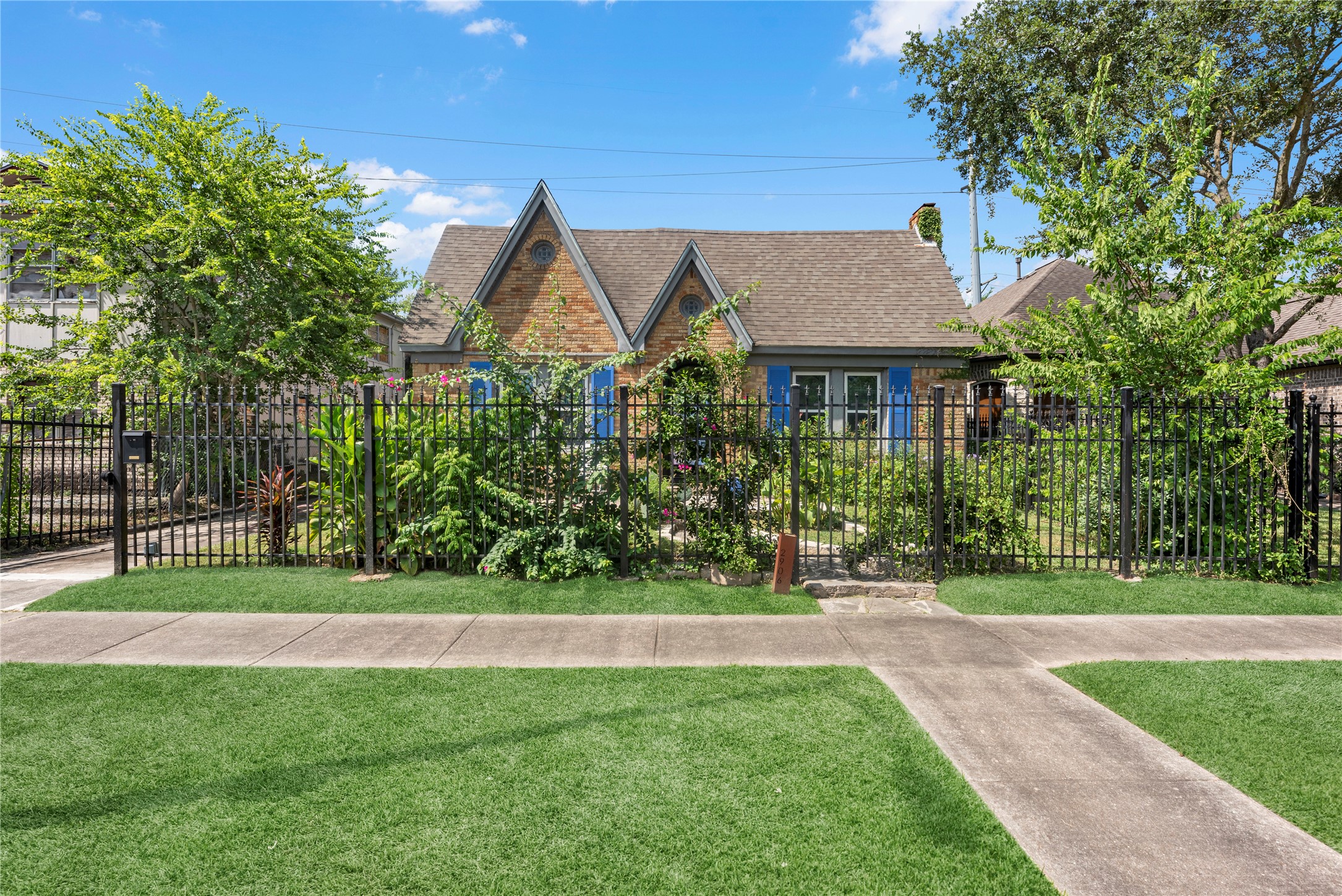 Listing photo 1