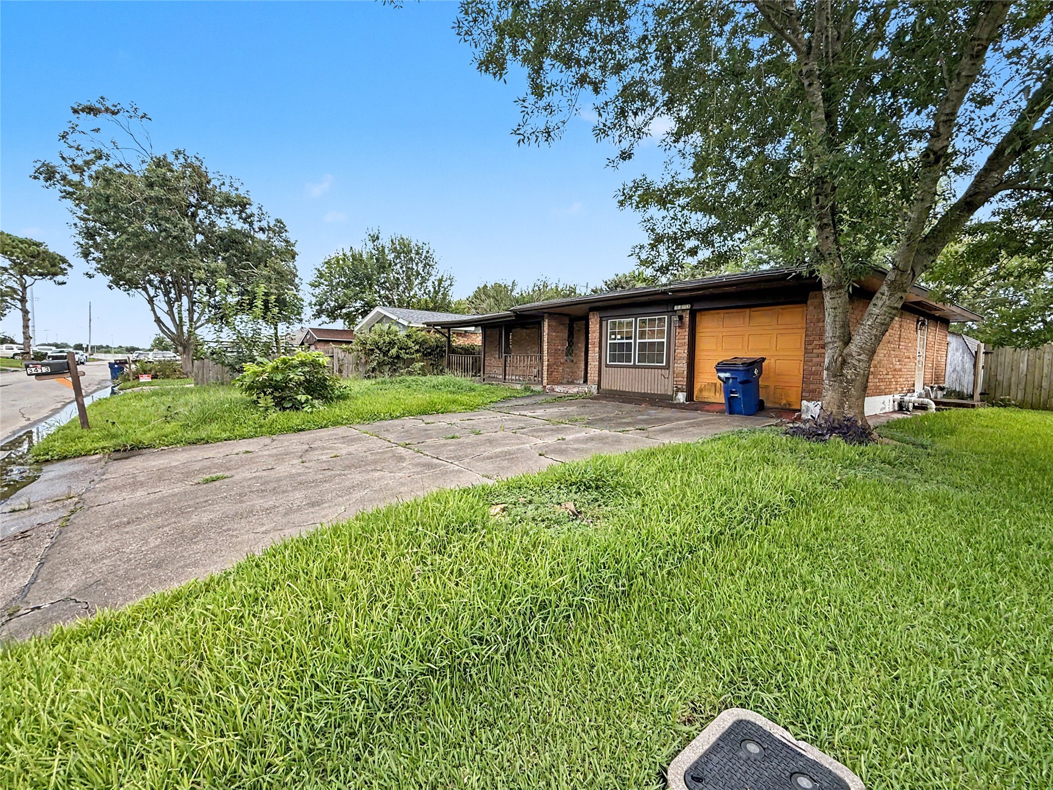 Listing photo 3