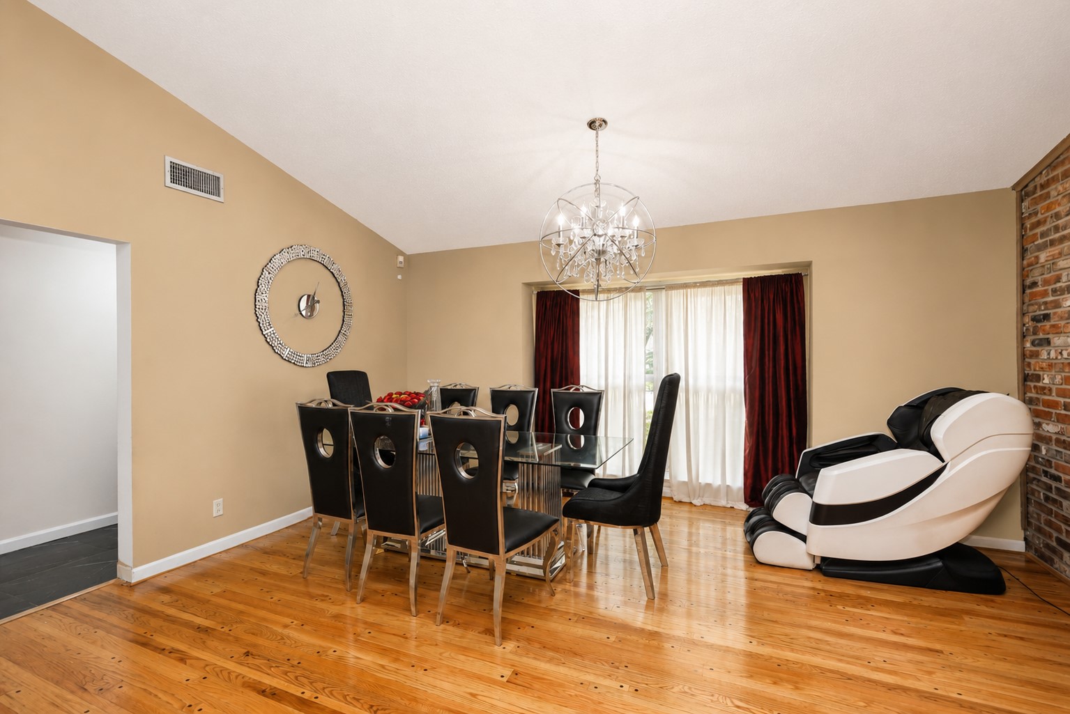 Listing photo 1