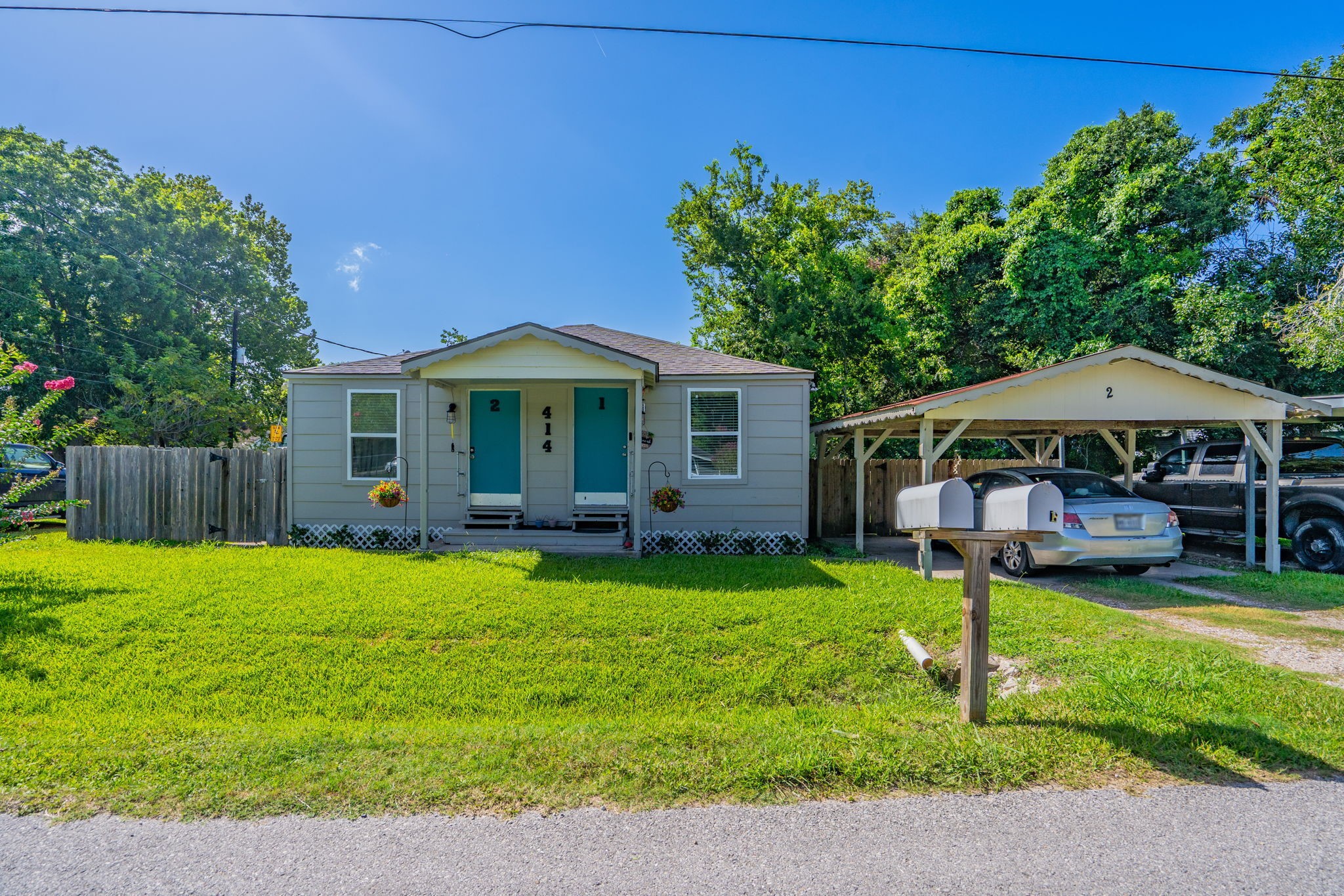 Listing photo 1