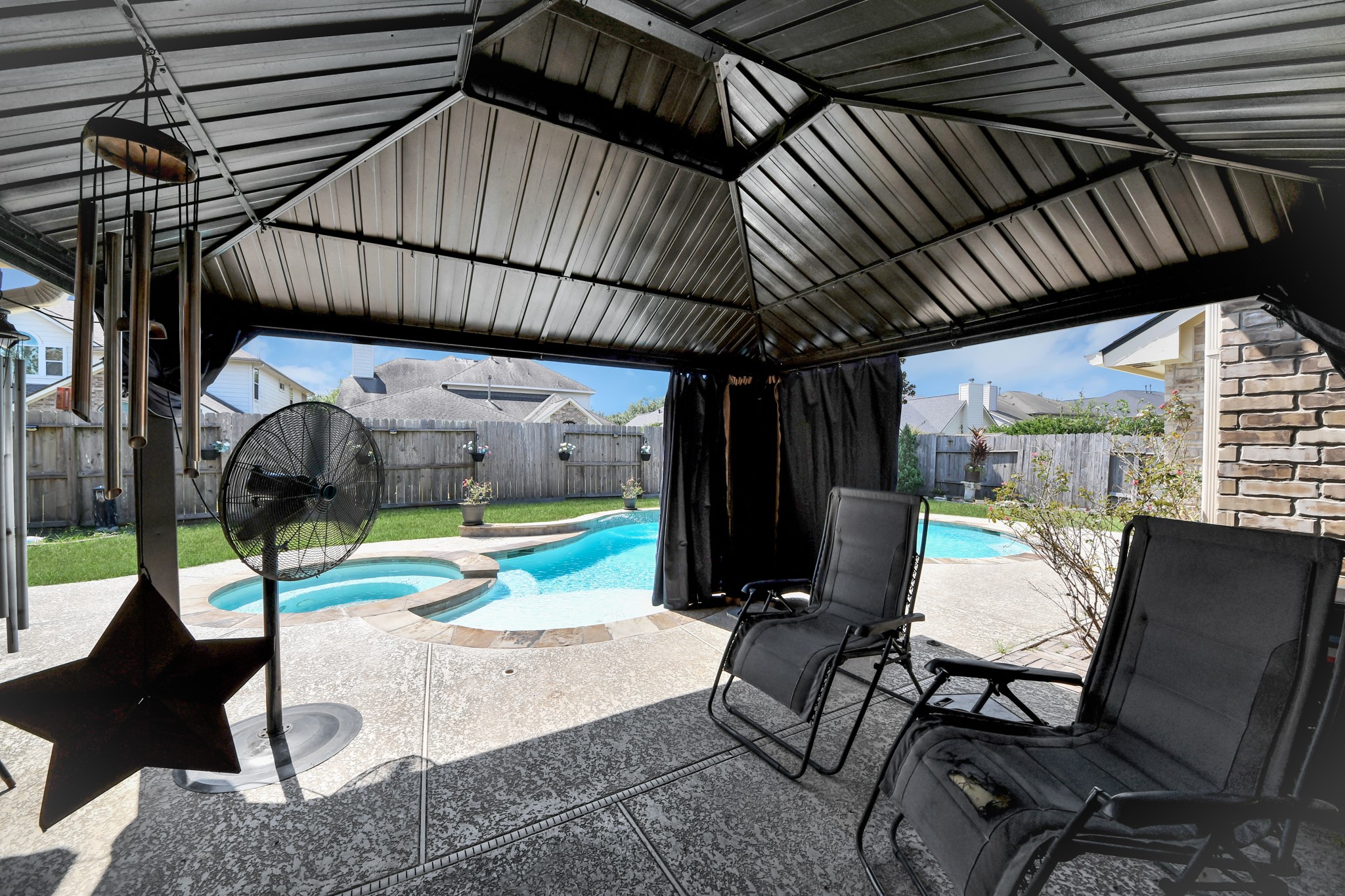 Listing photo 4