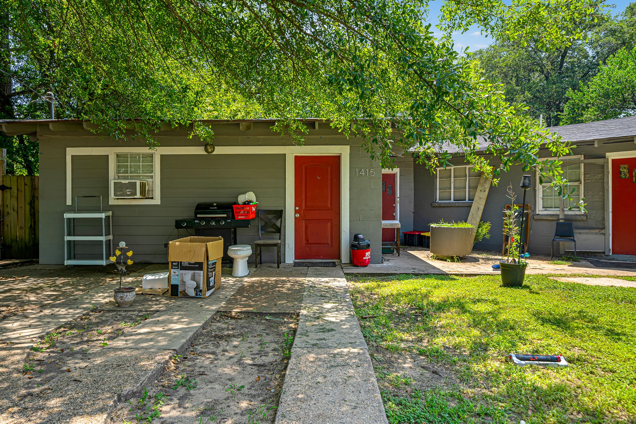 Listing photo 2