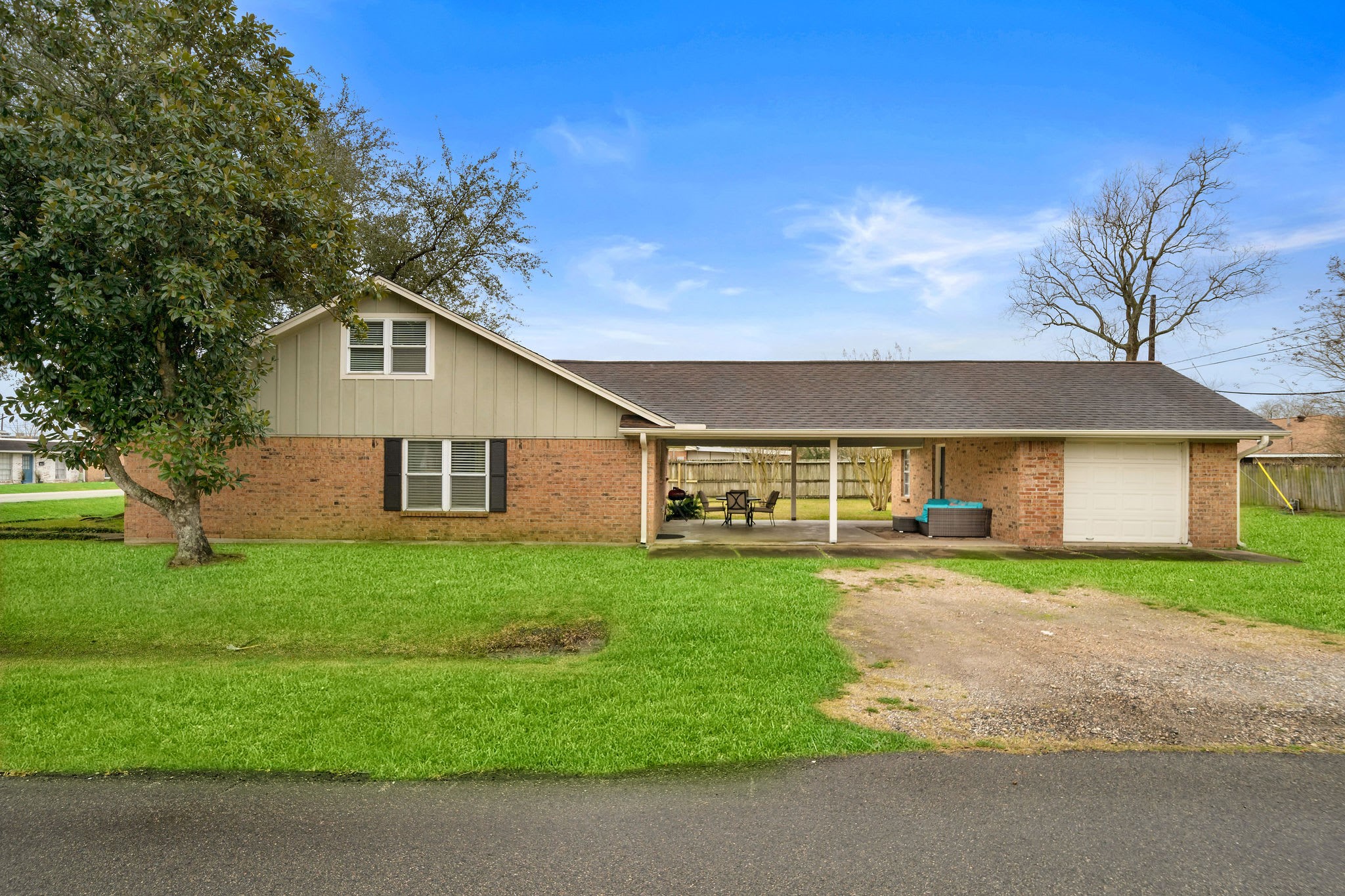 Listing photo 1
