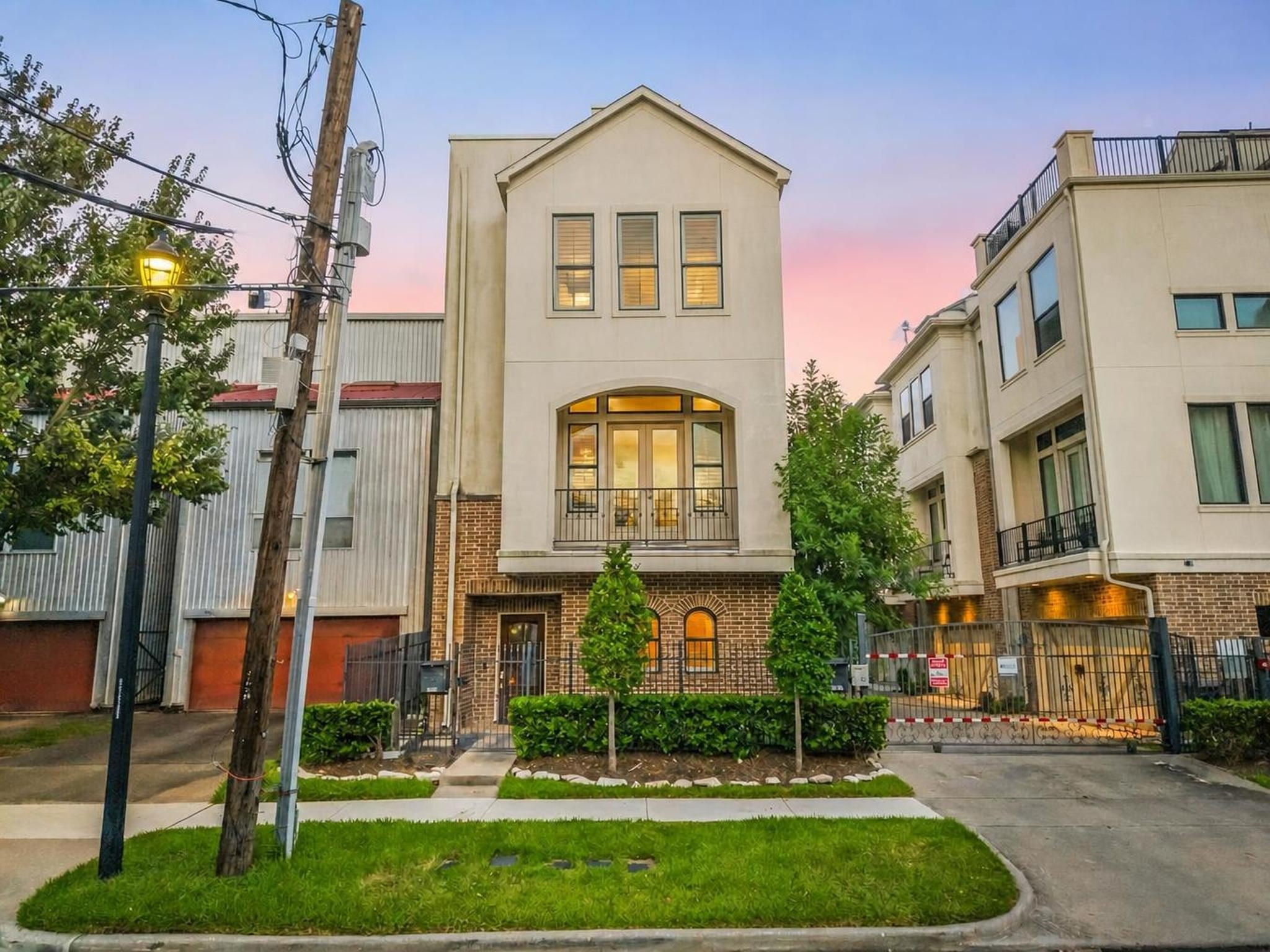 Listing photo 4