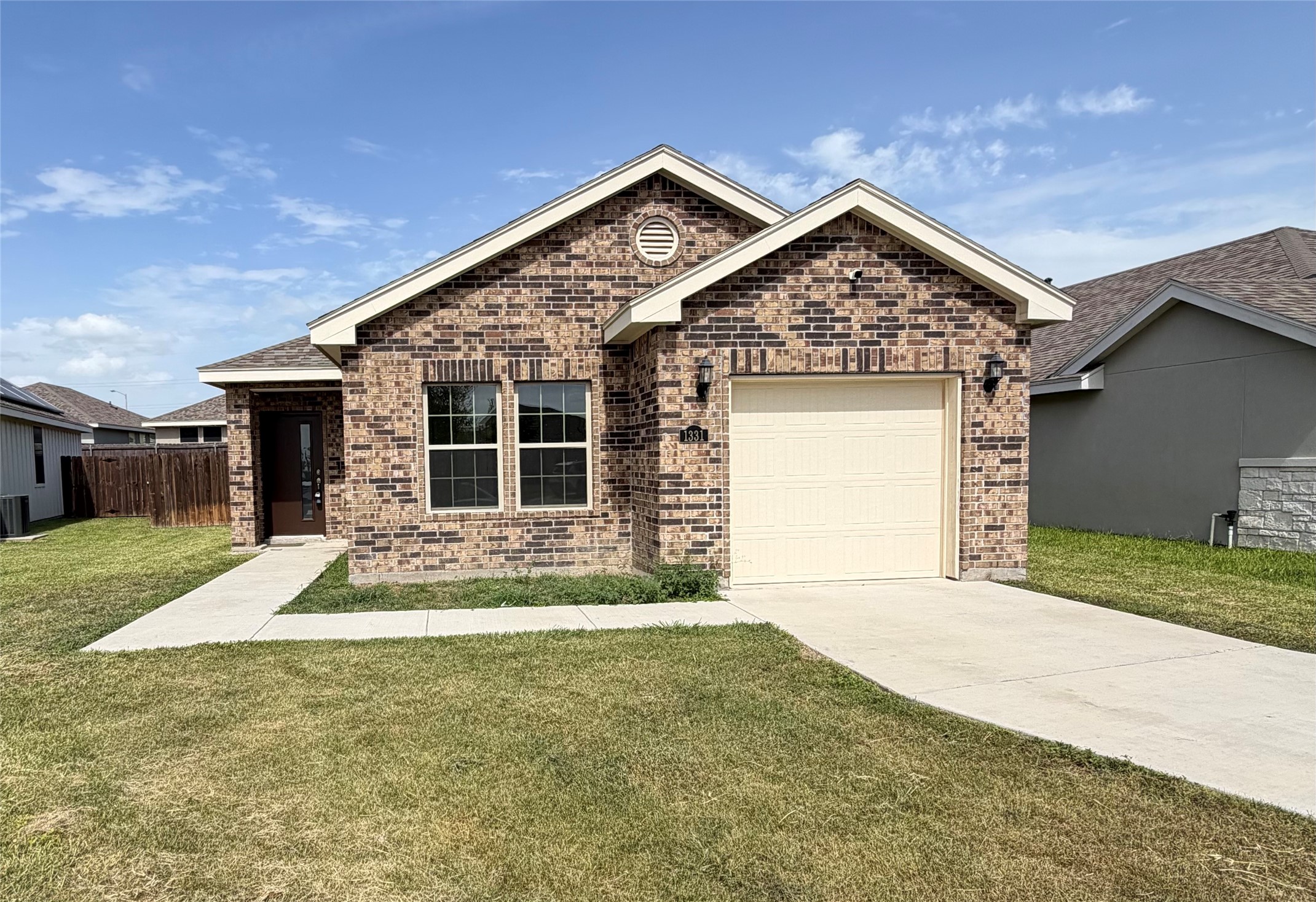 Listing photo 1
