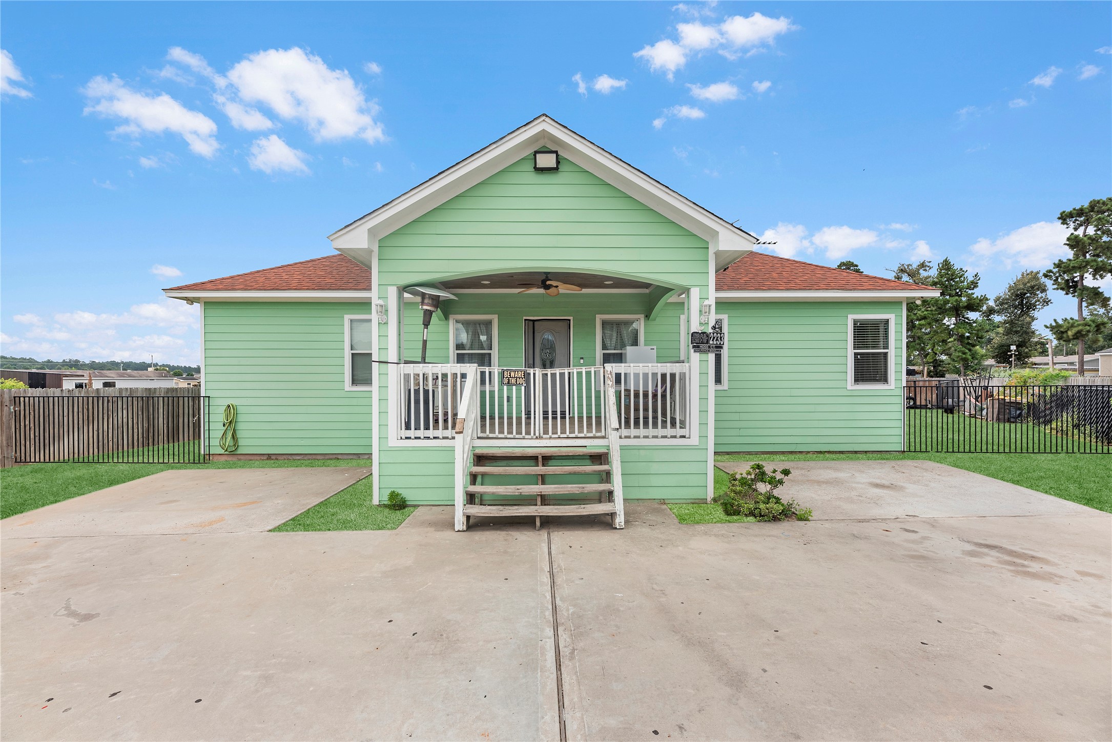 Listing photo 1