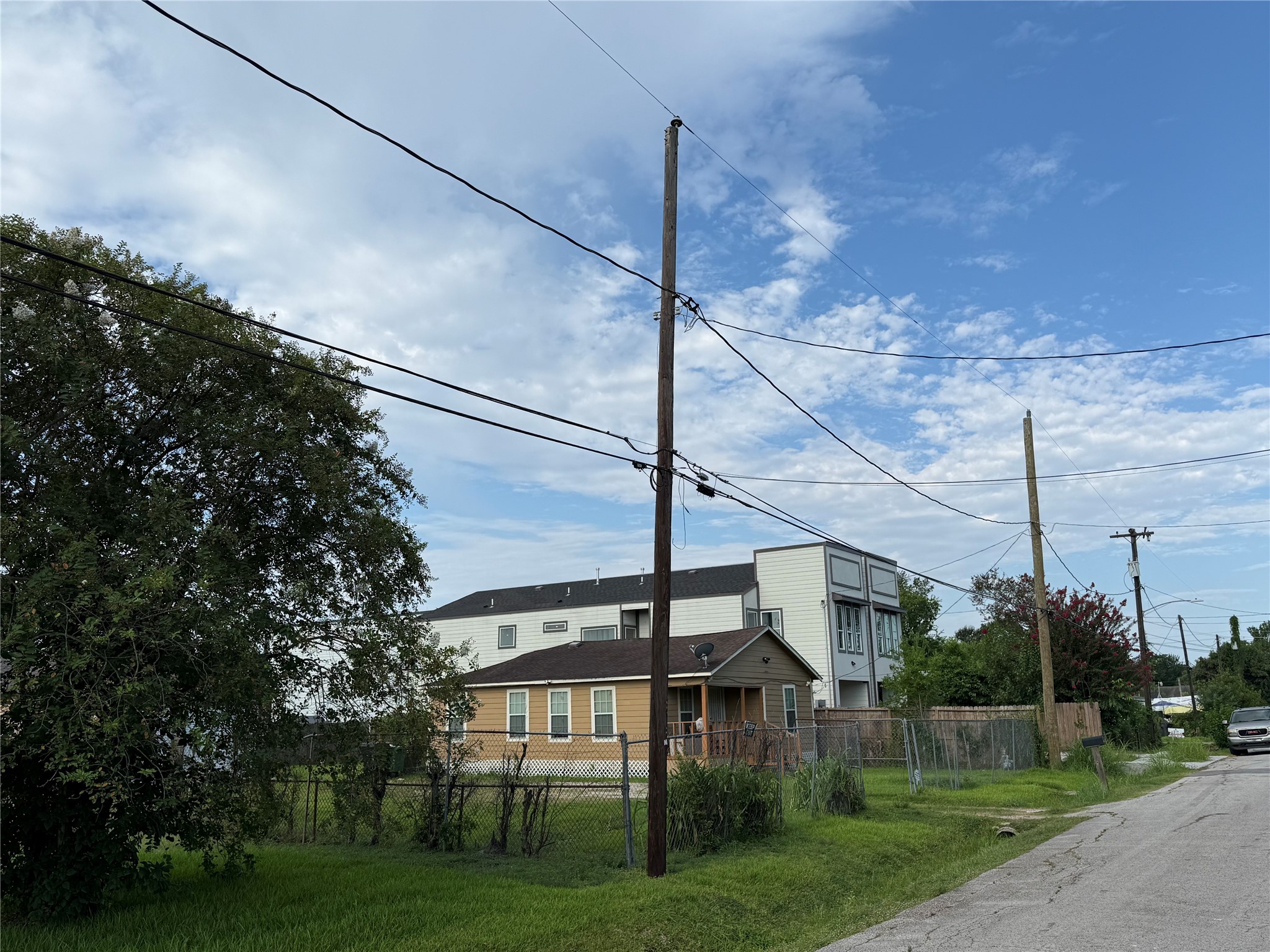 Listing photo 4