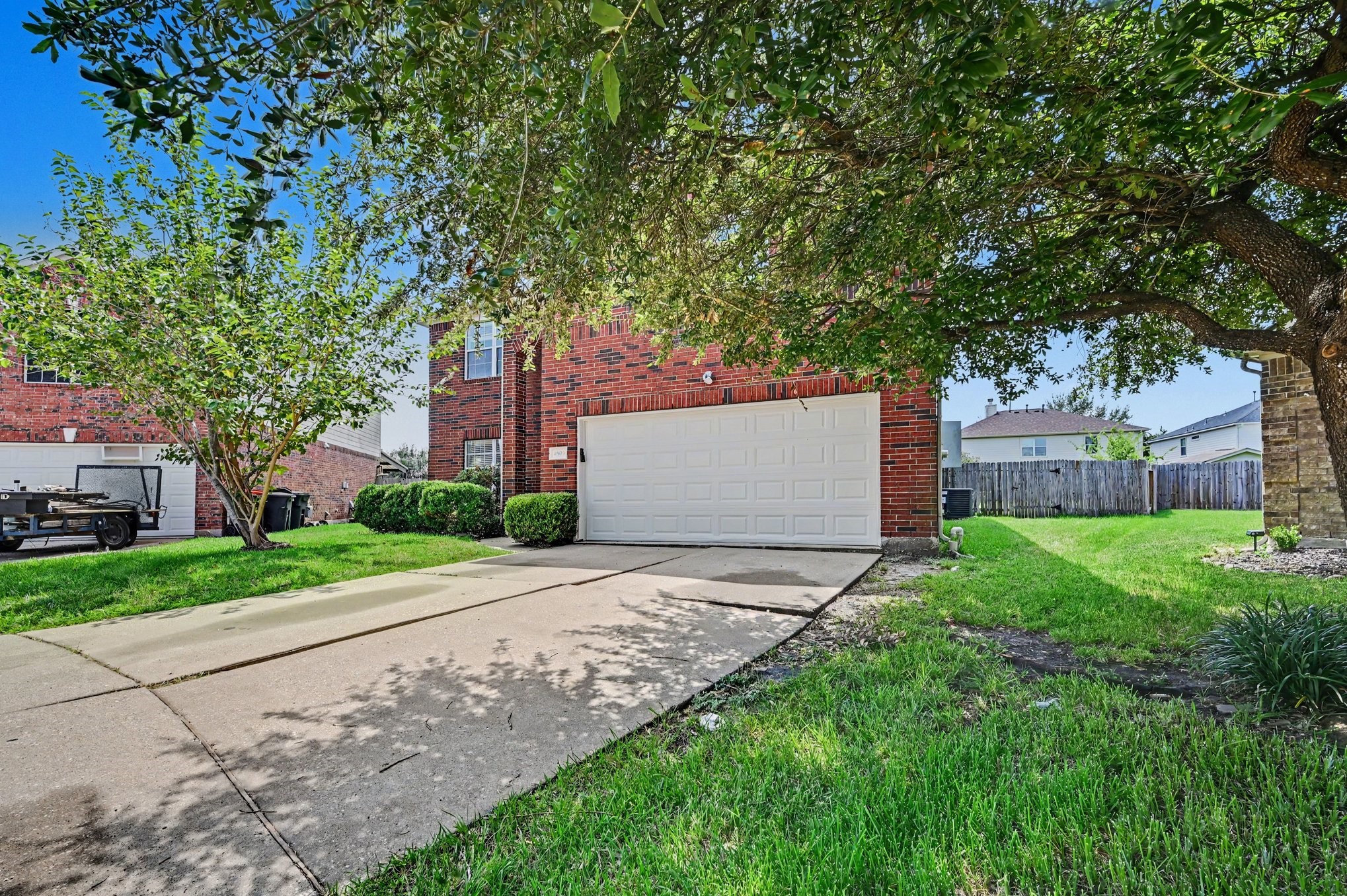 Listing photo 2