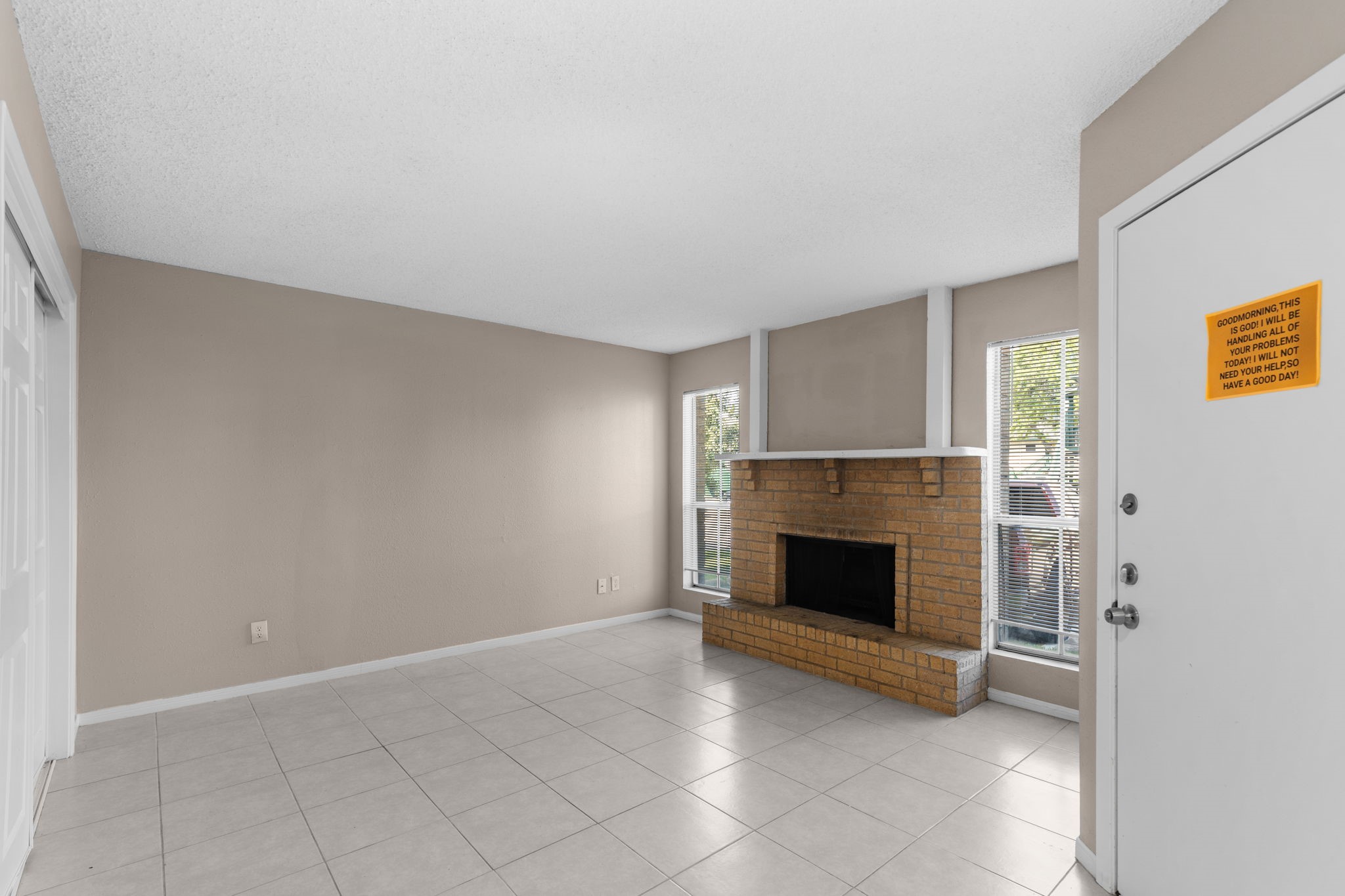 Listing photo 3
