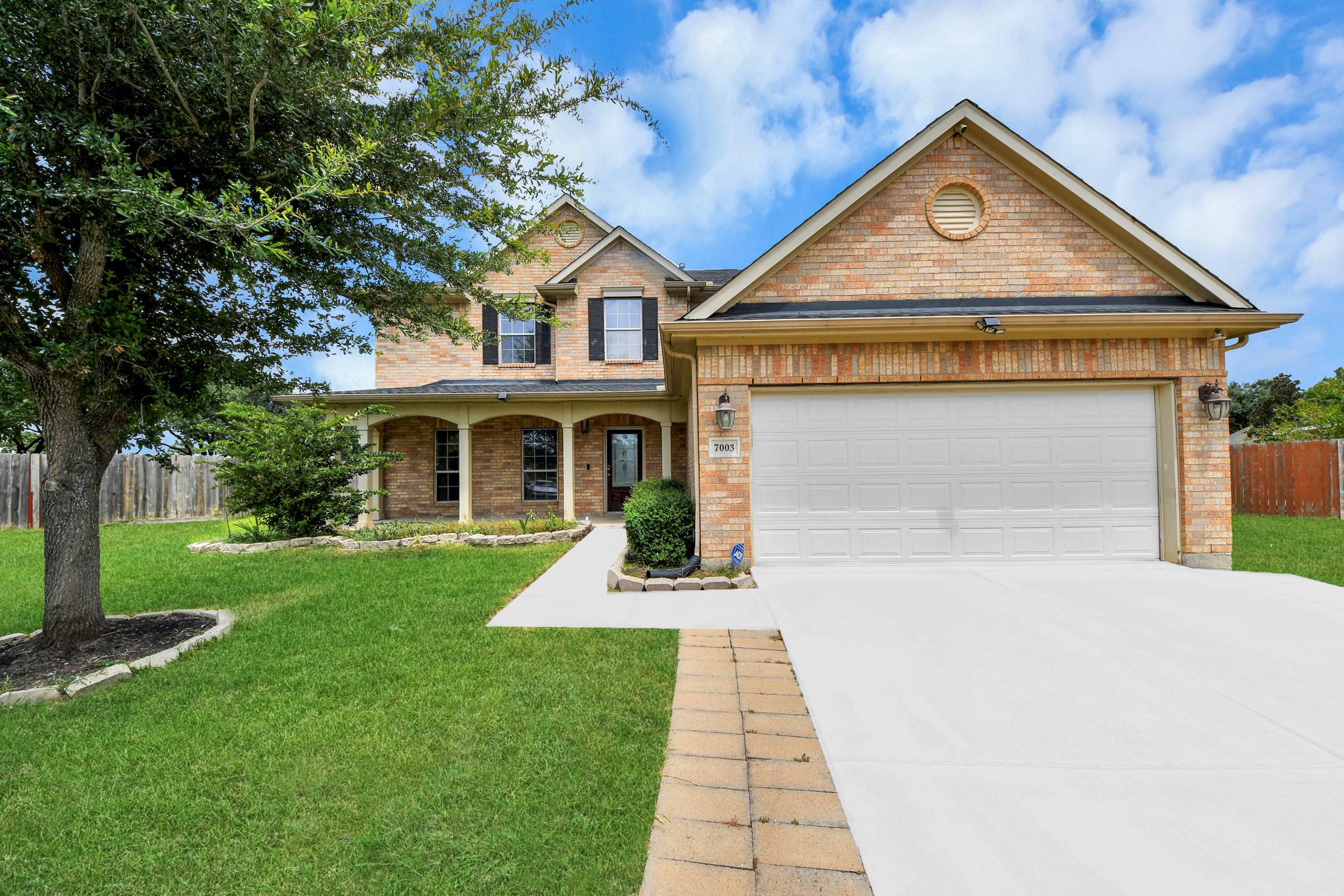 Listing photo 1