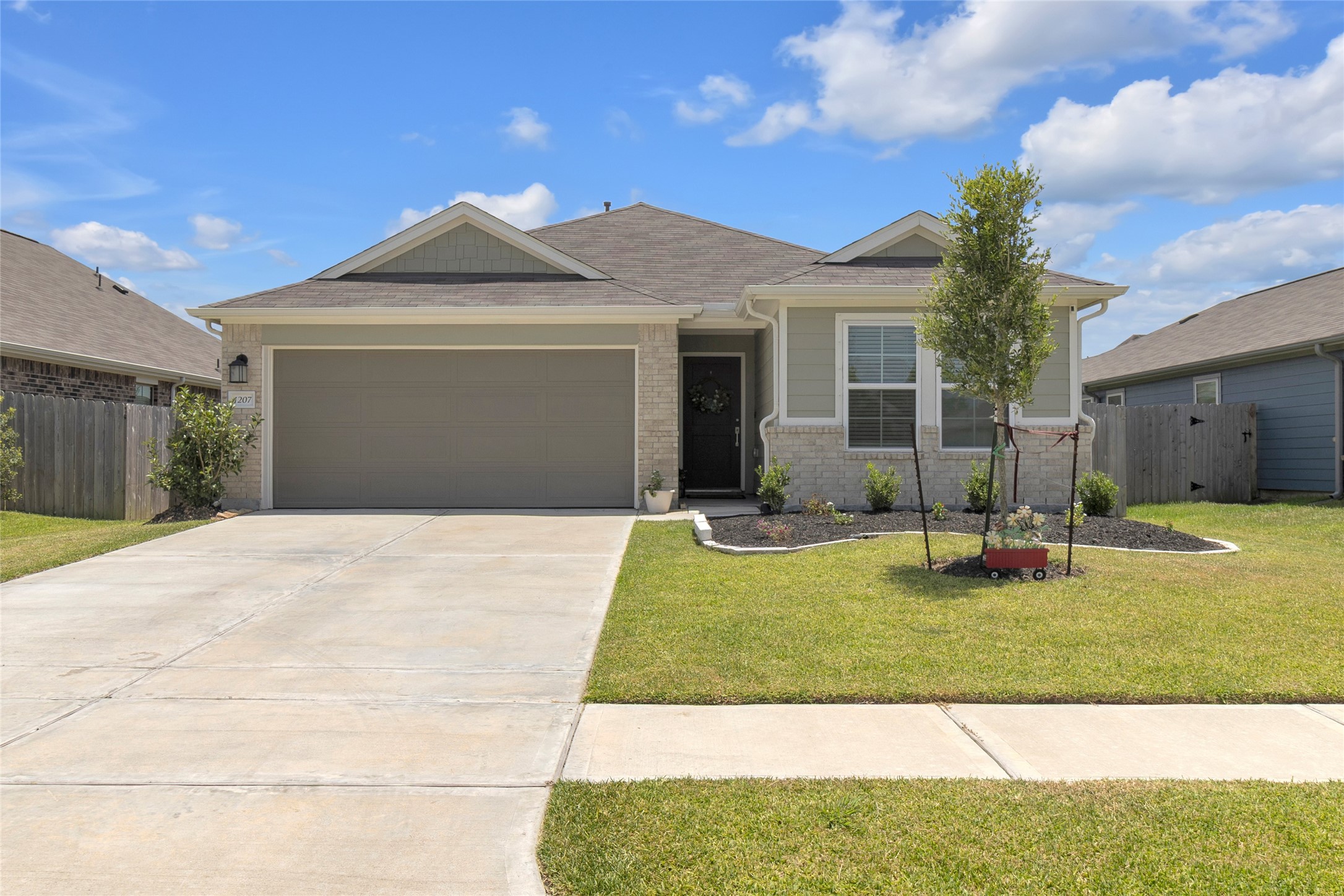Listing photo 1