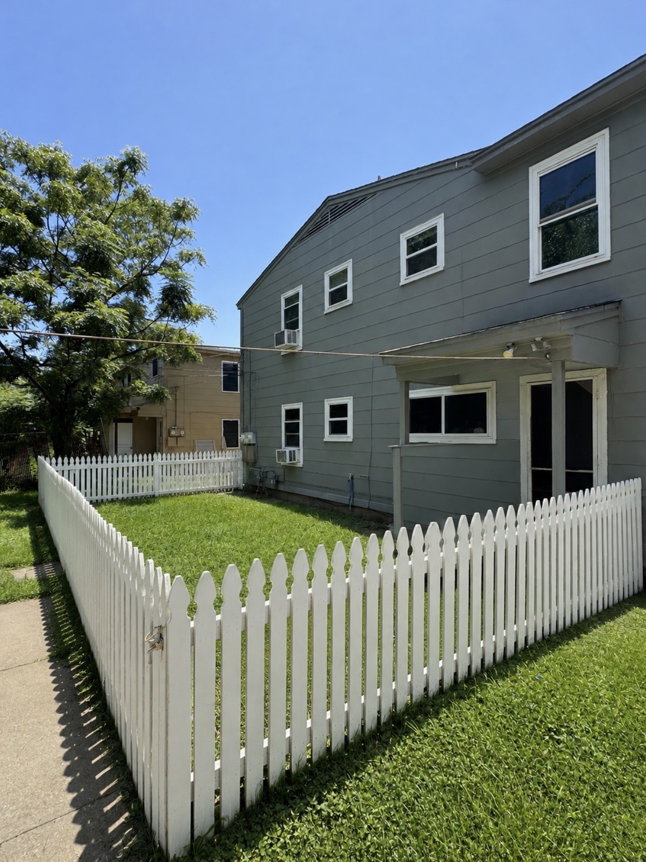 Listing photo 4