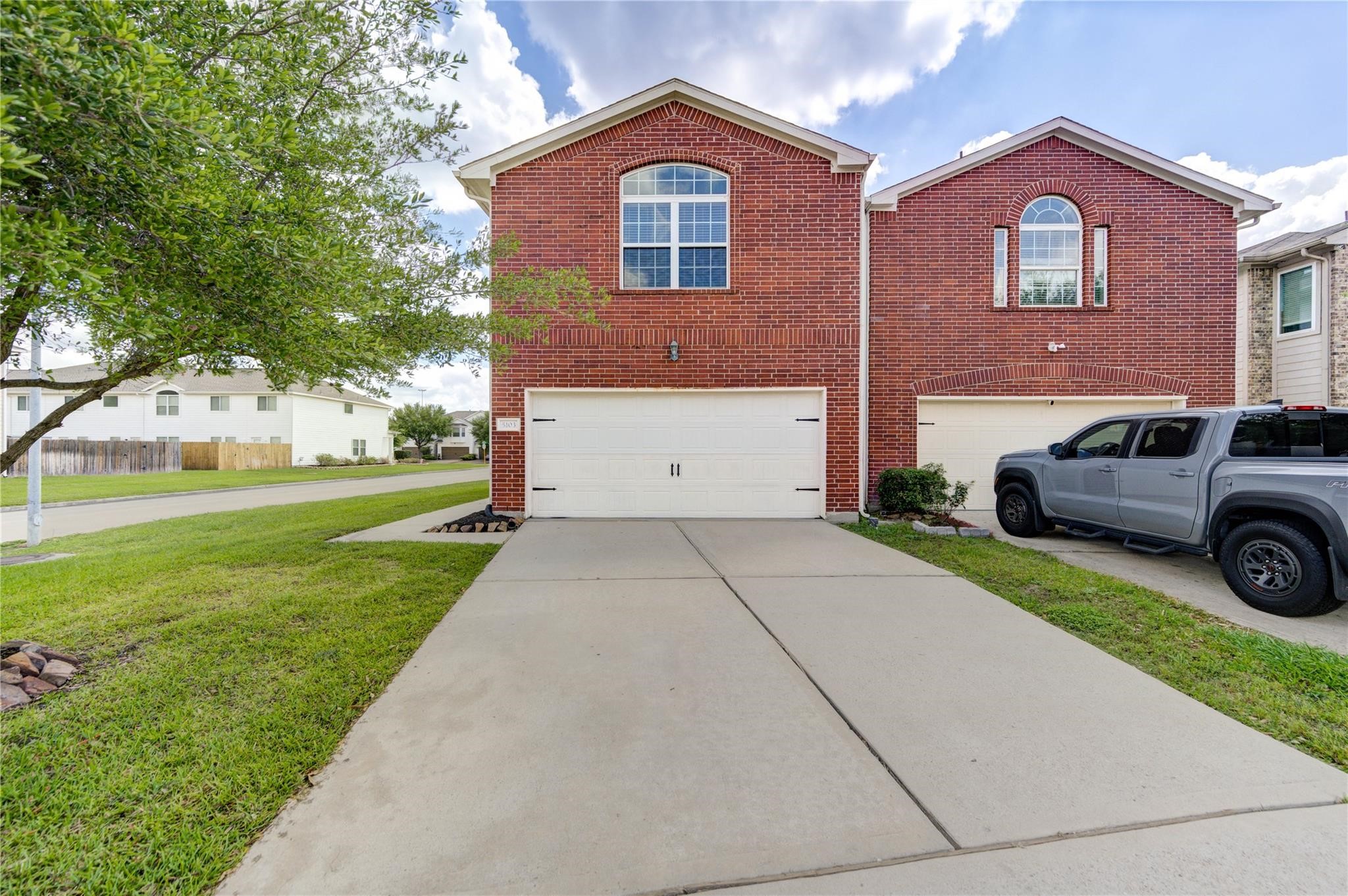 Listing photo 1