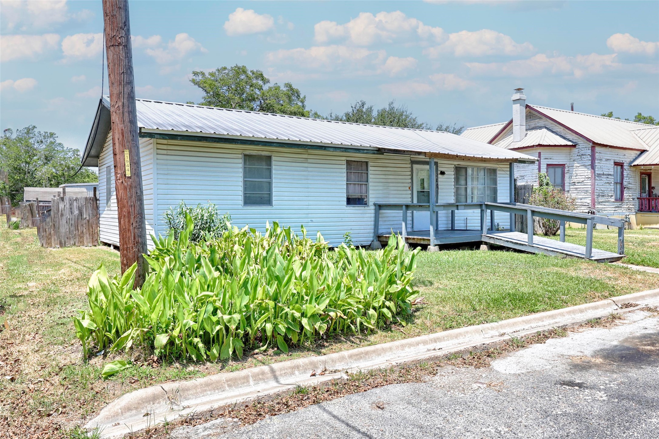 Listing photo 1