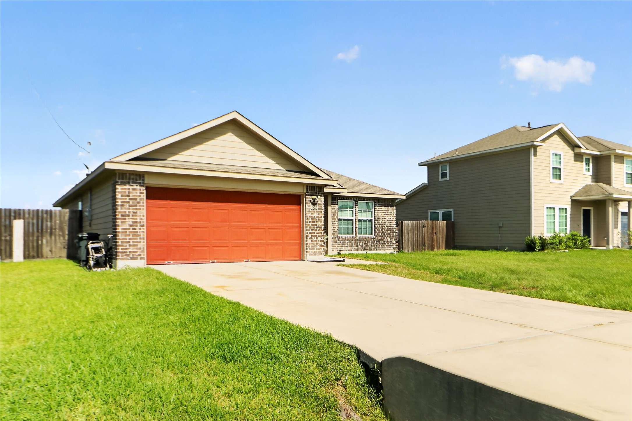 Listing photo 2