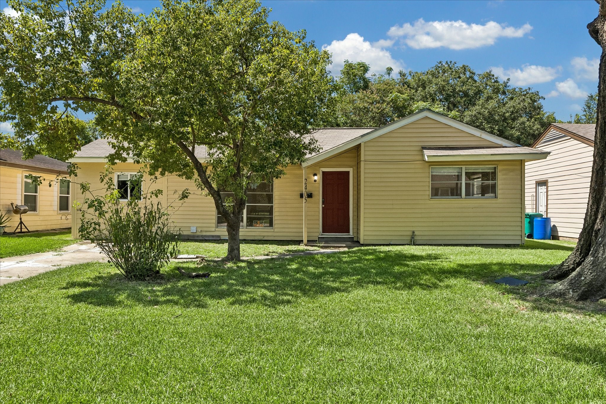 Listing photo 1
