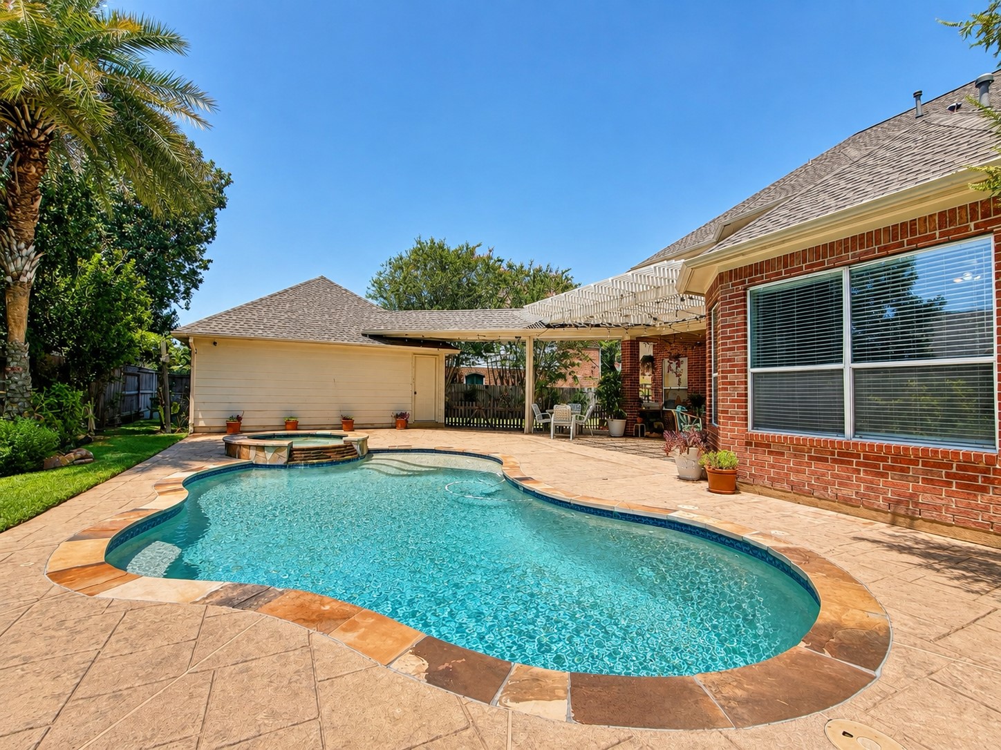 Listing photo 3