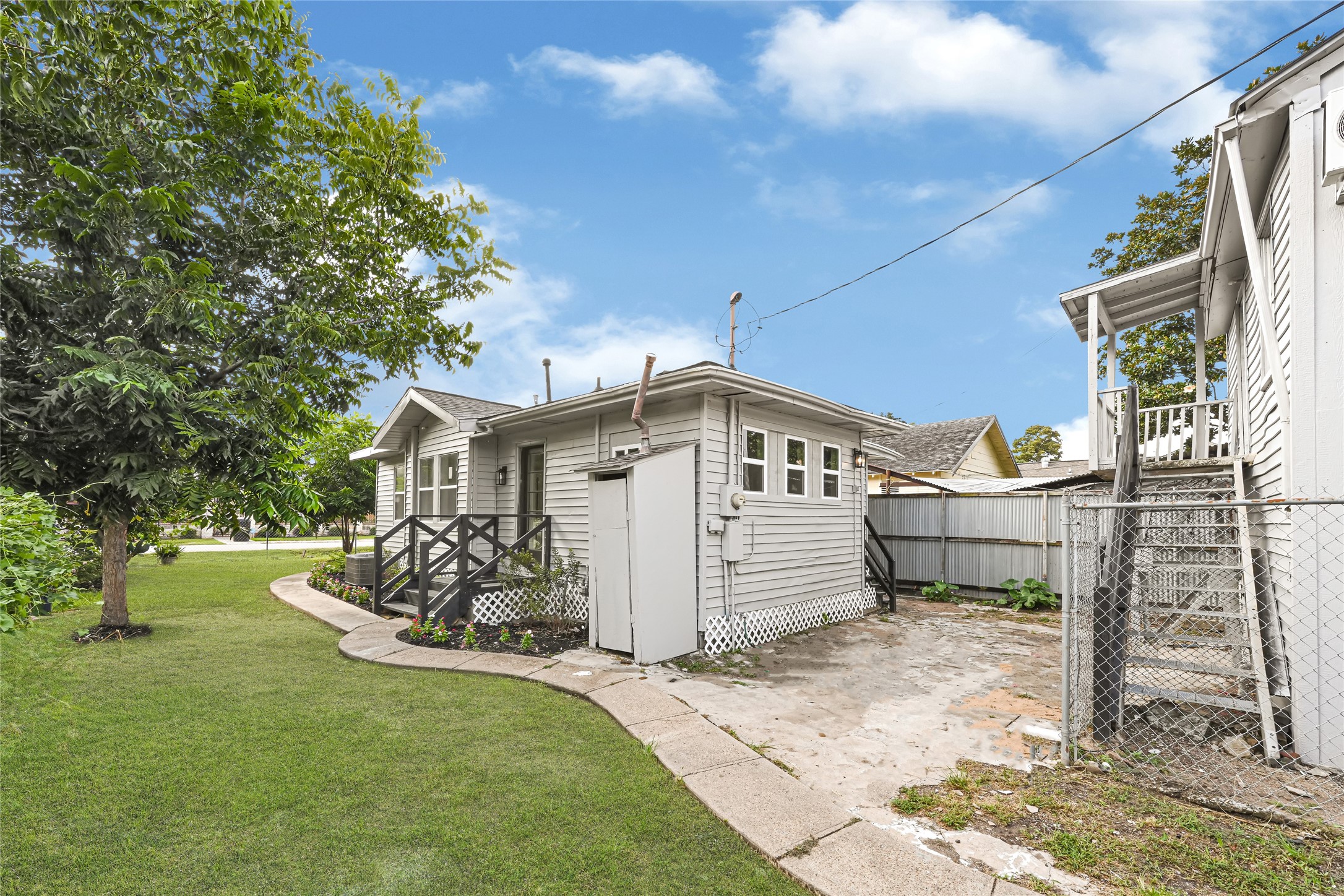 Listing photo 4