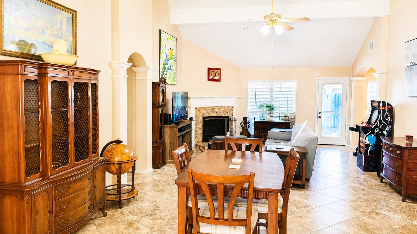 Listing photo 3