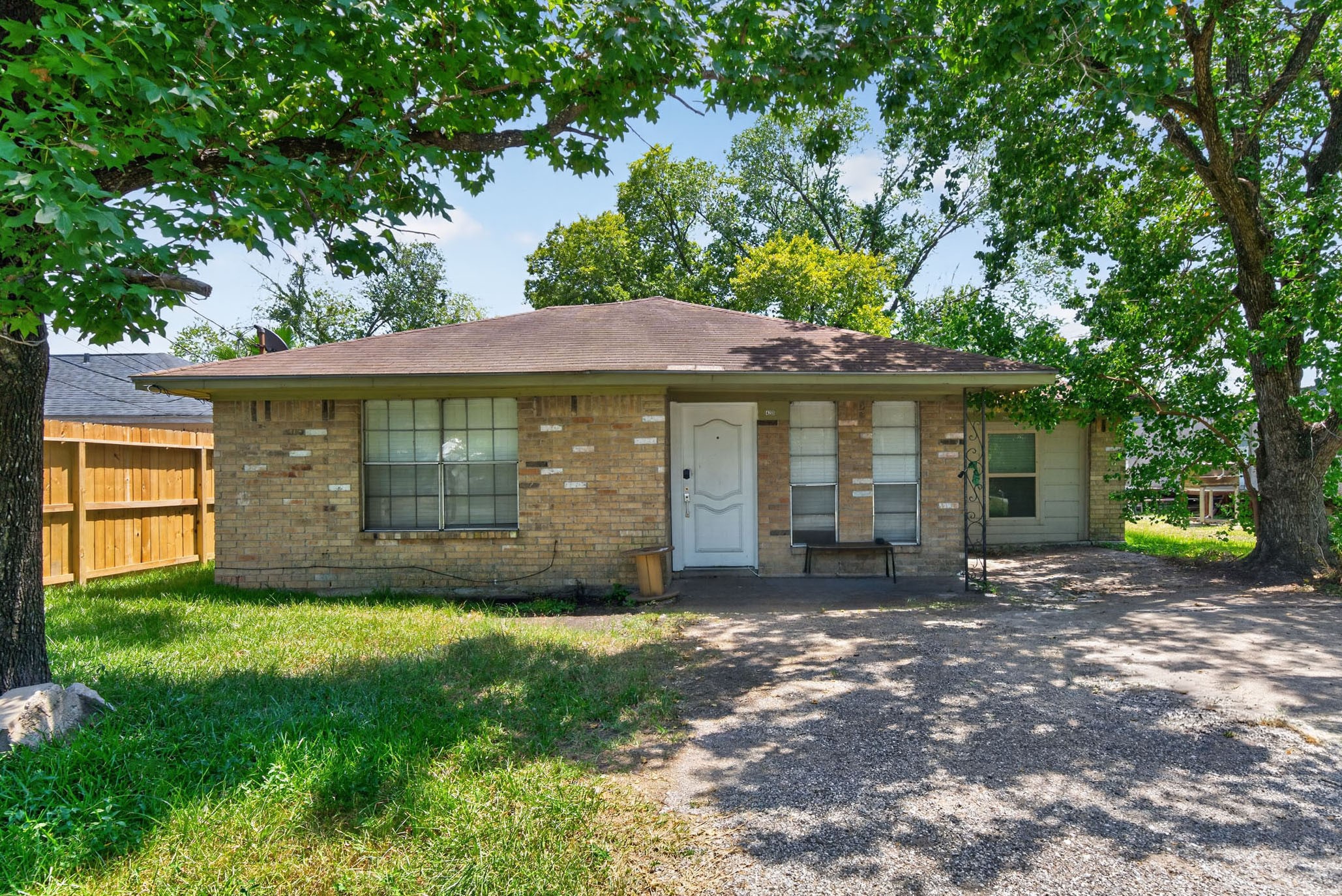 Listing photo 1