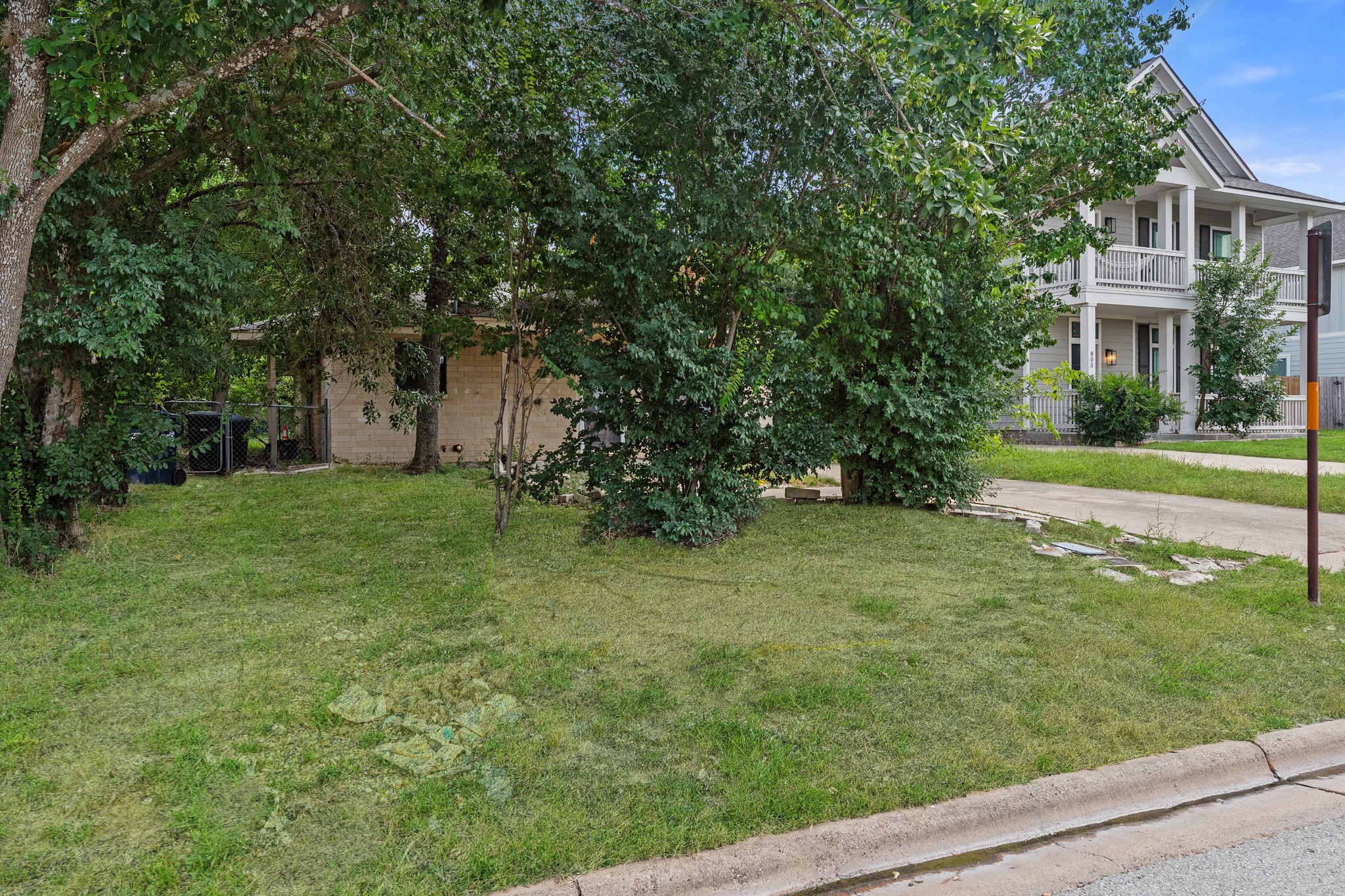 Listing photo 3