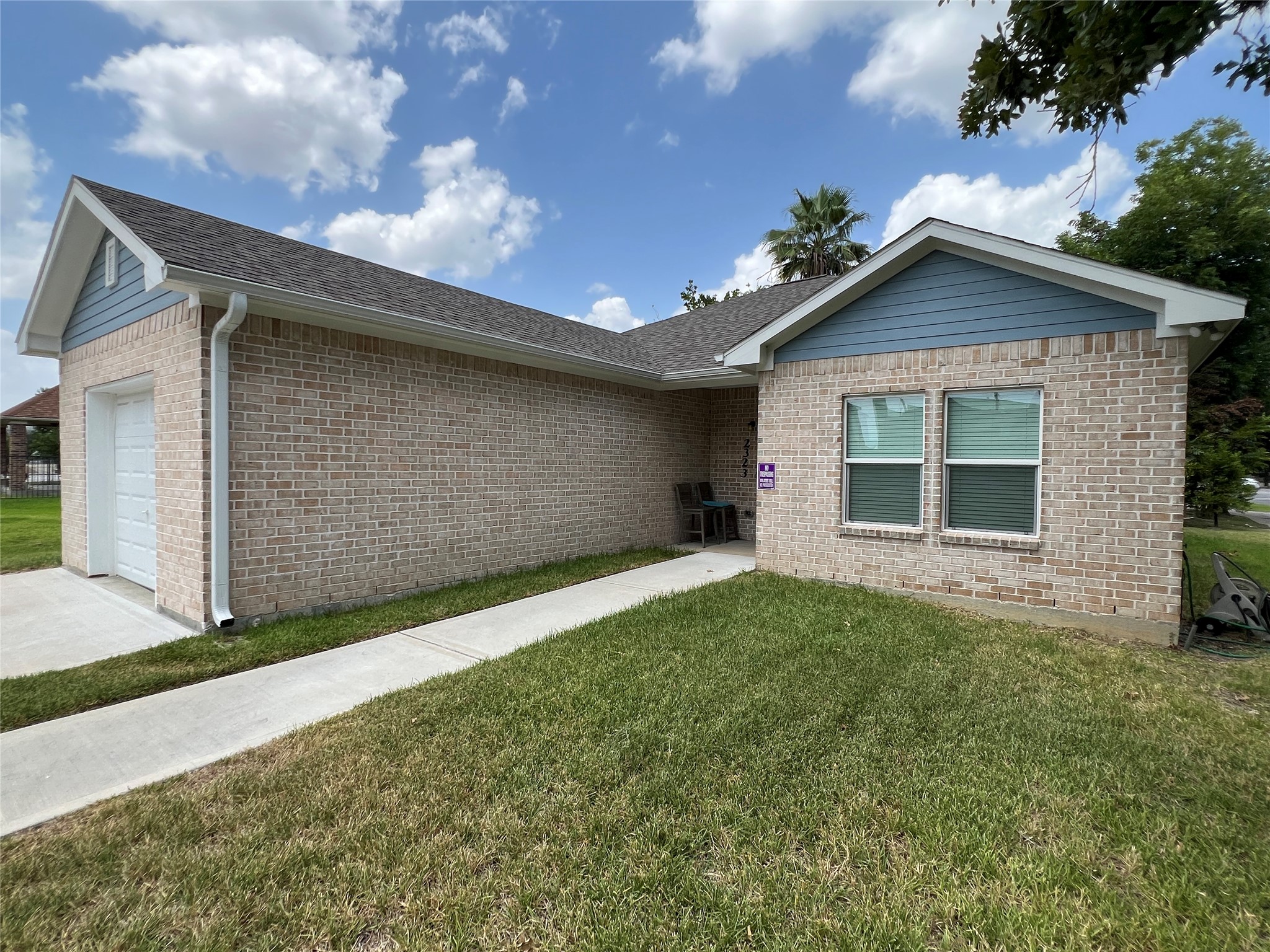 Listing photo 1