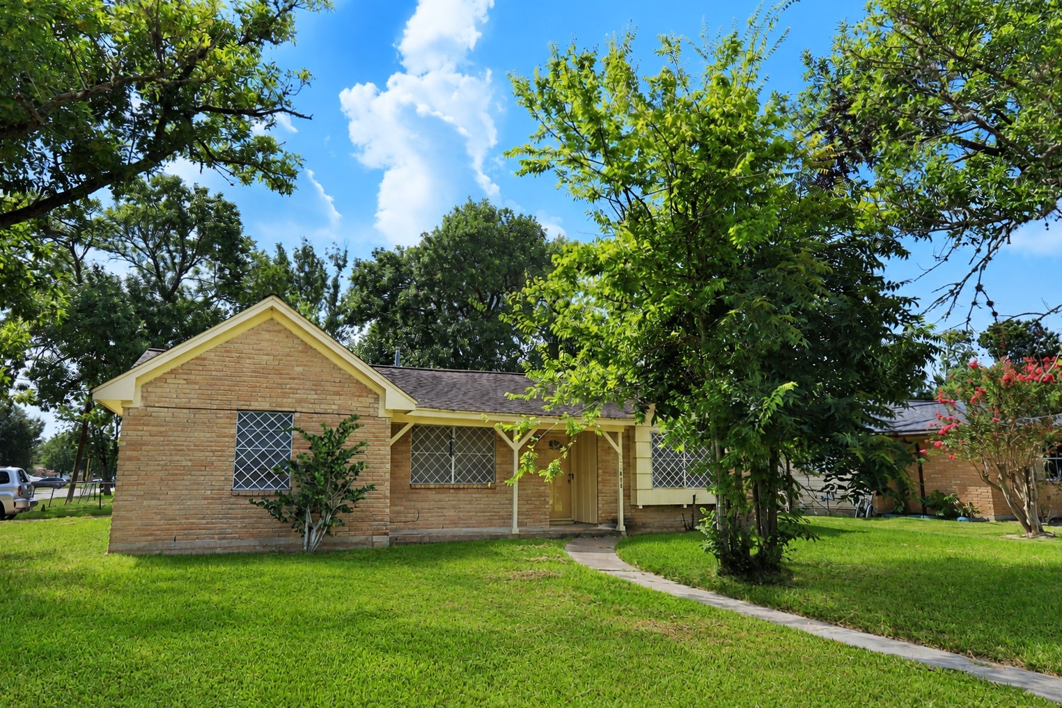 Listing photo 1