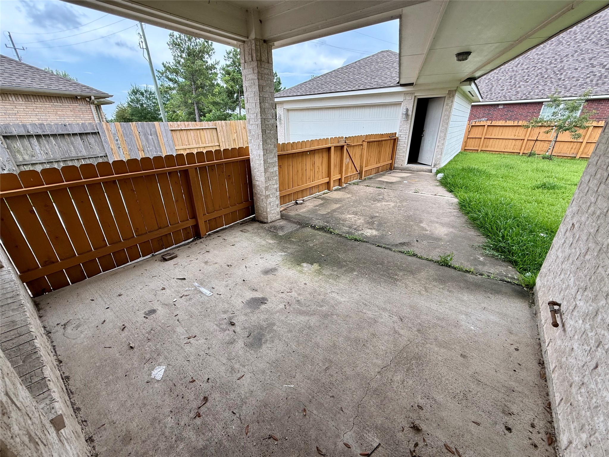 Listing photo 3