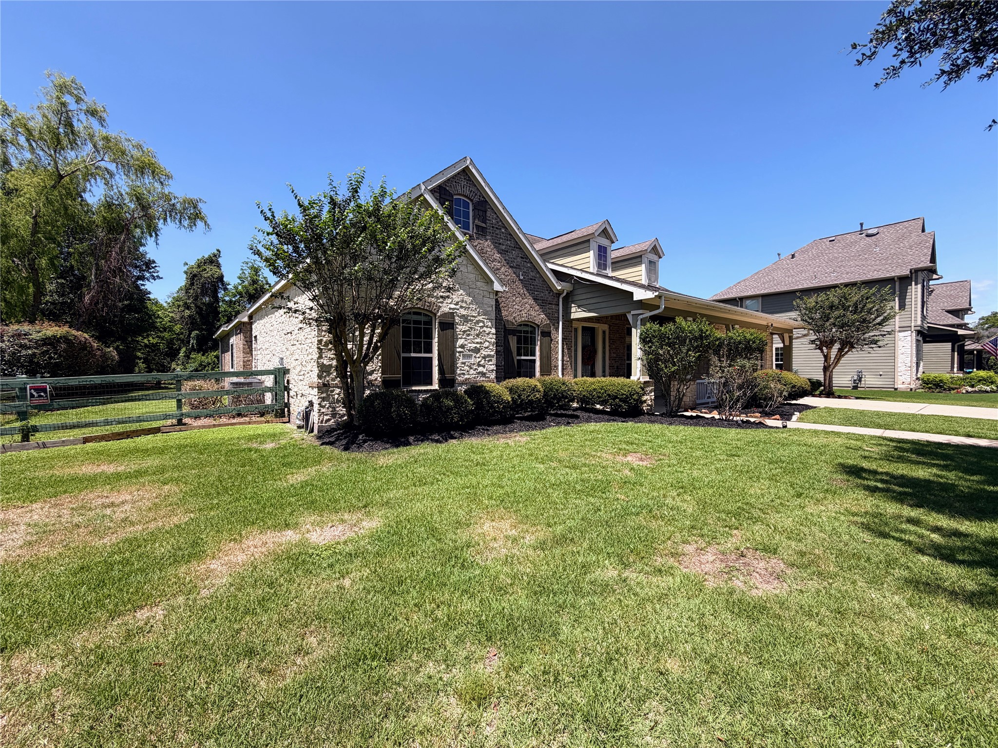 Listing photo 1