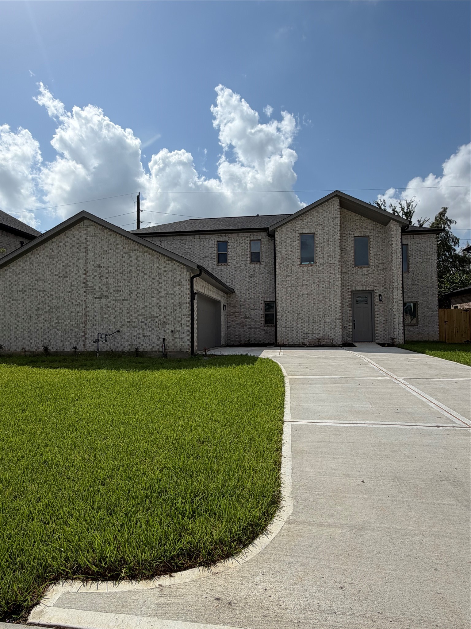 Listing photo 3