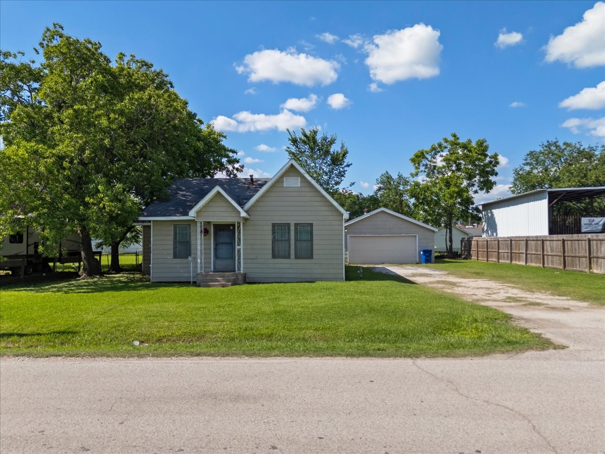 Listing photo 1