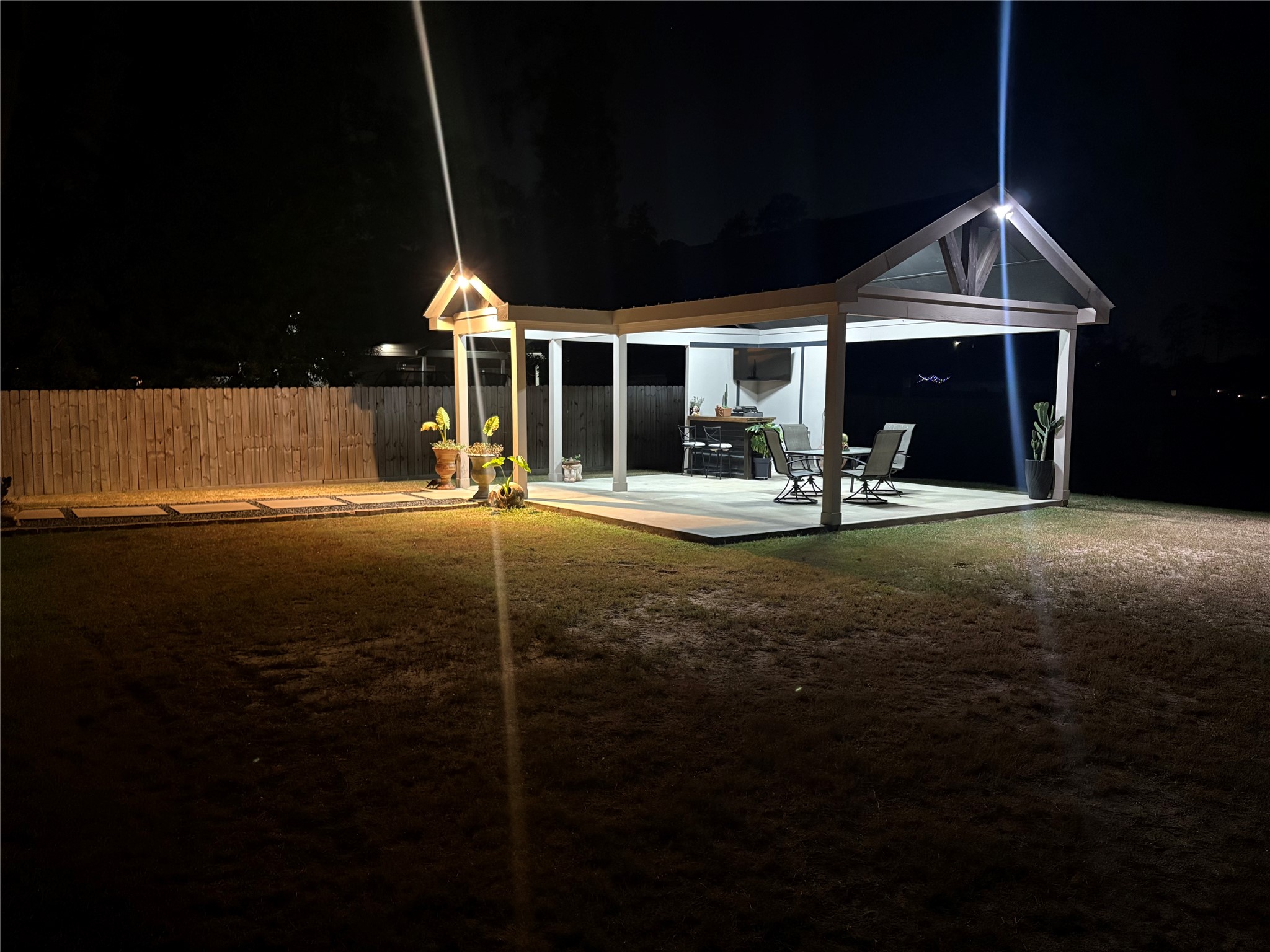 Listing photo 3