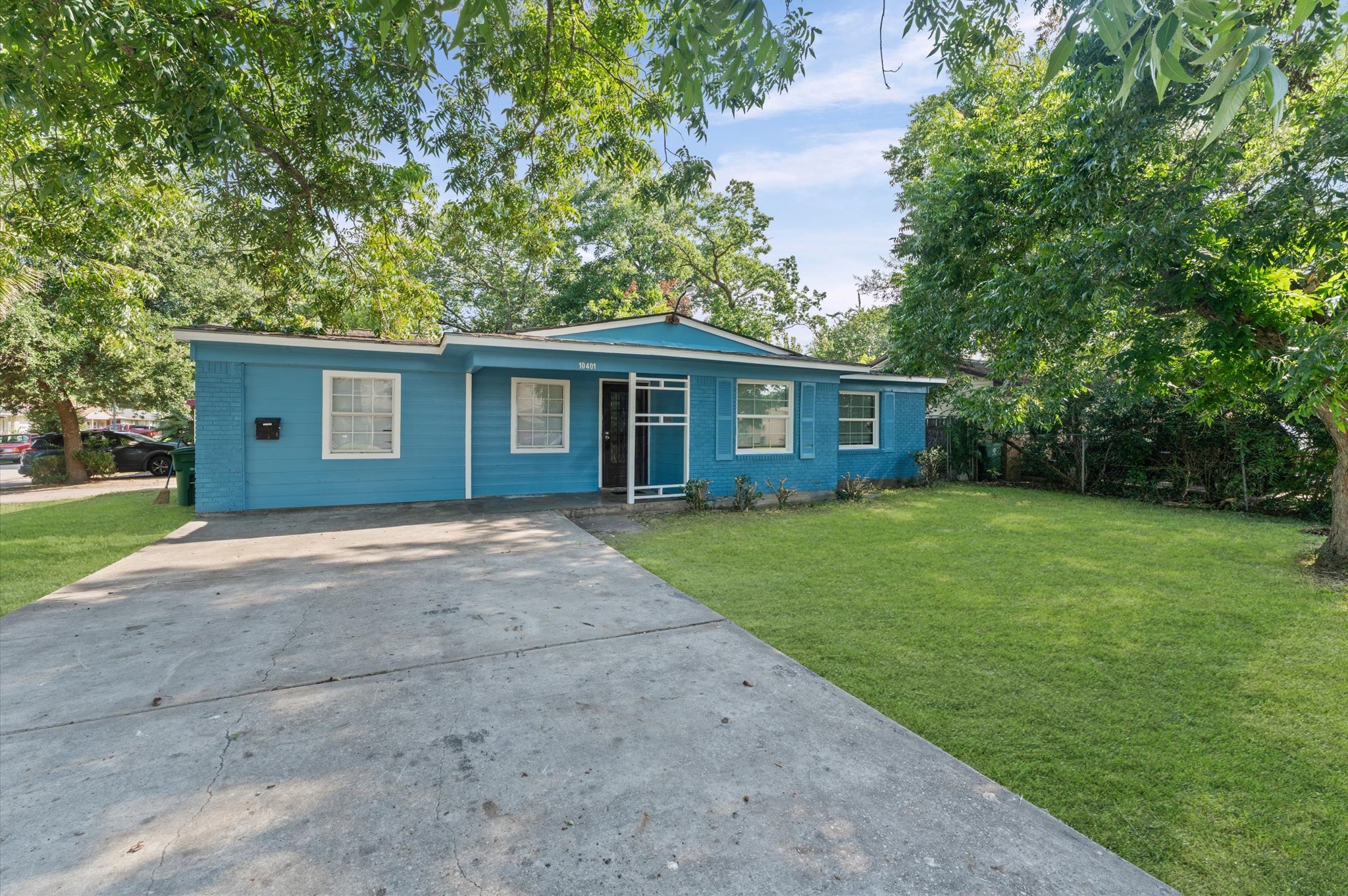 Listing photo 1