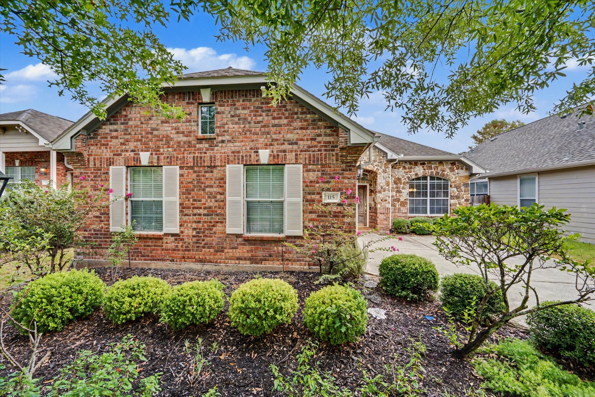 Listing photo 2