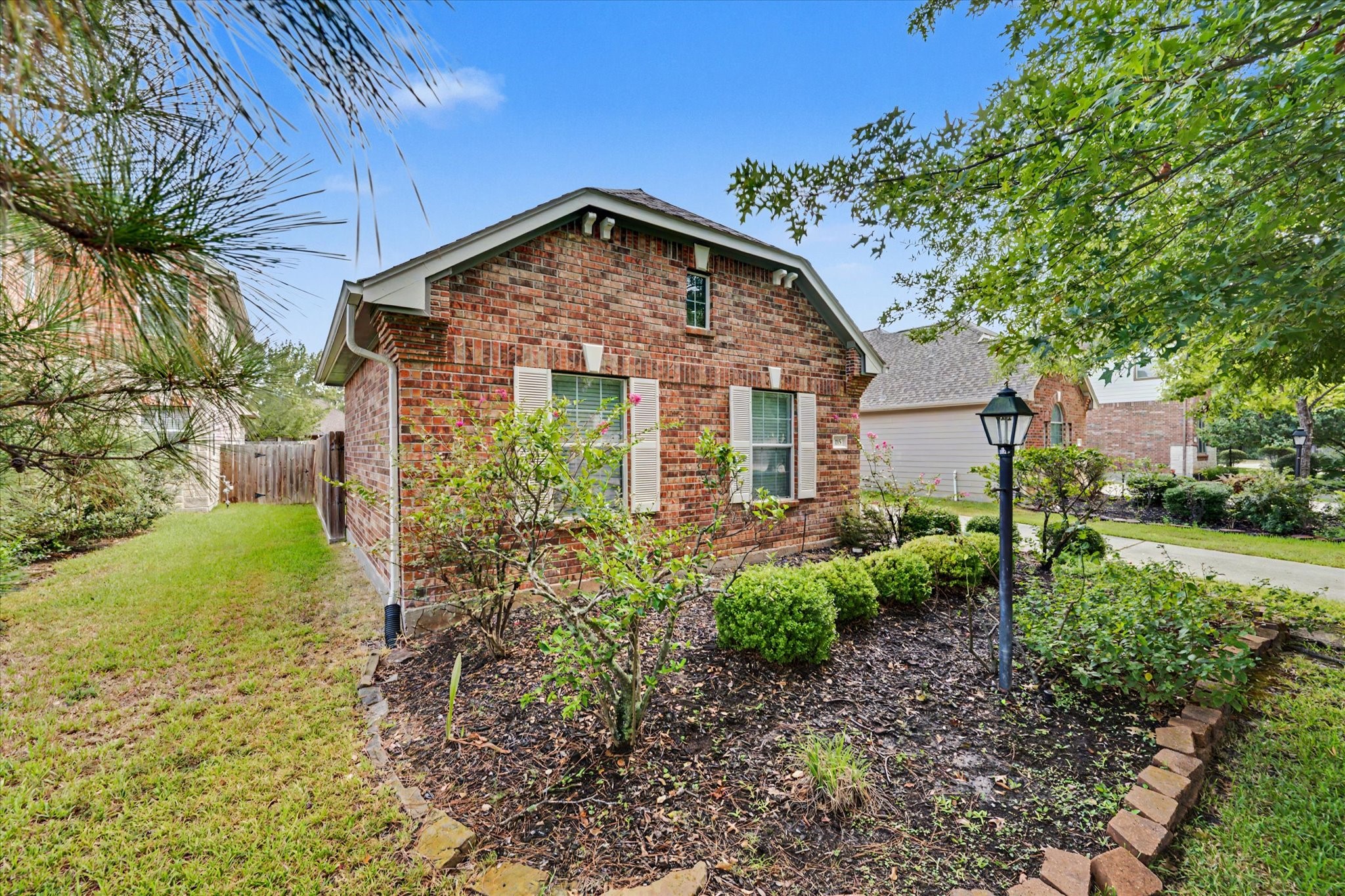 Listing photo 3