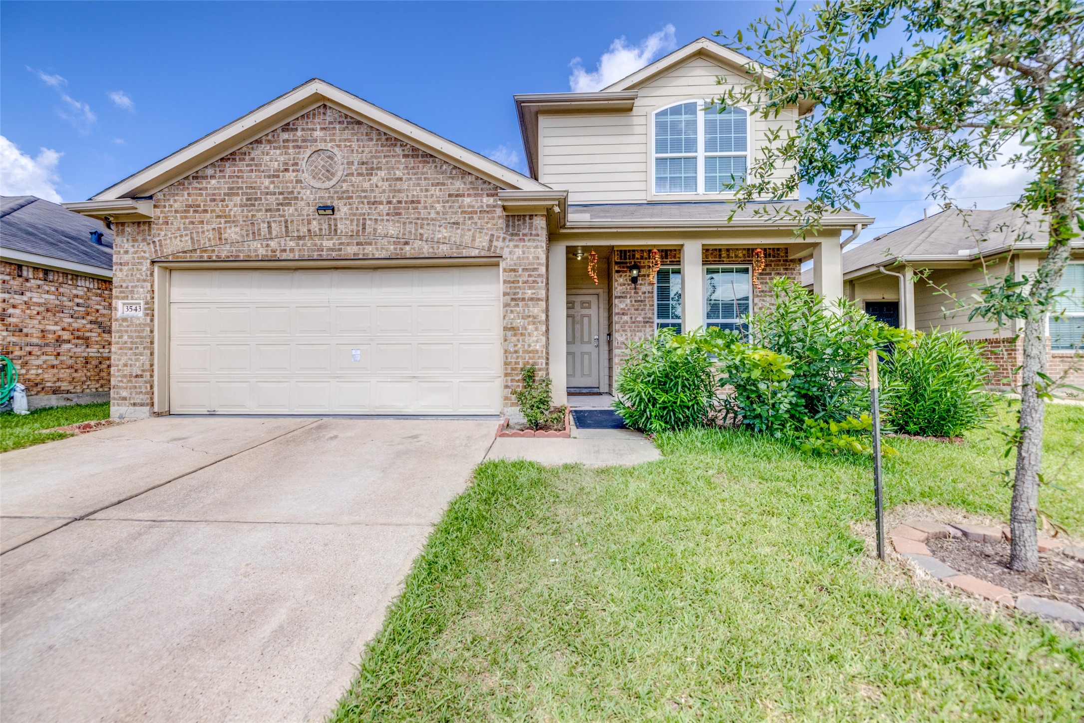 Listing photo 2