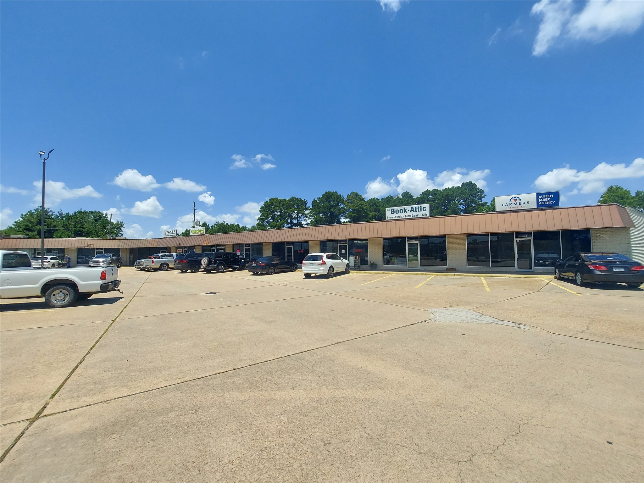 Listing photo 3