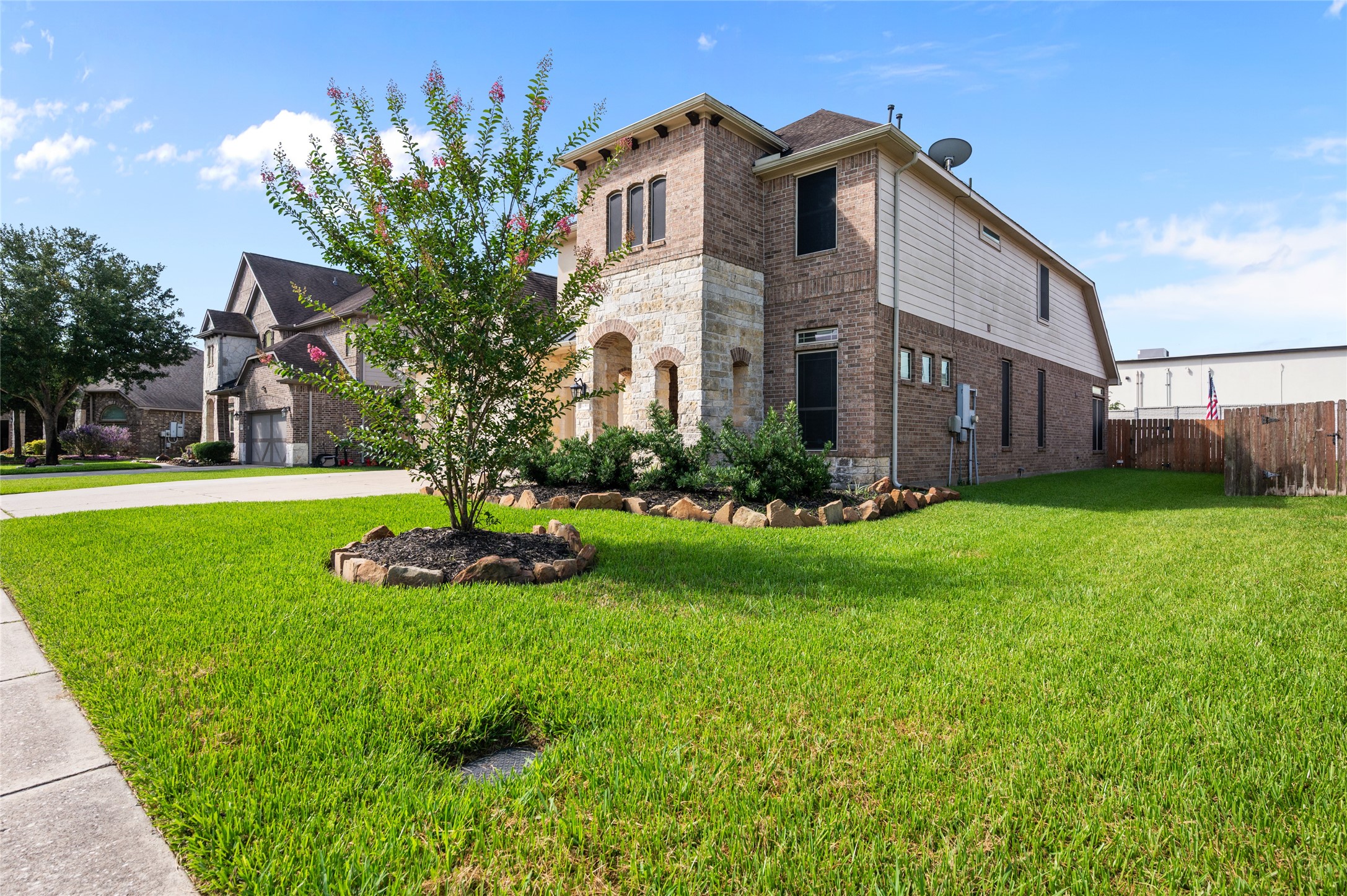 Listing photo 1