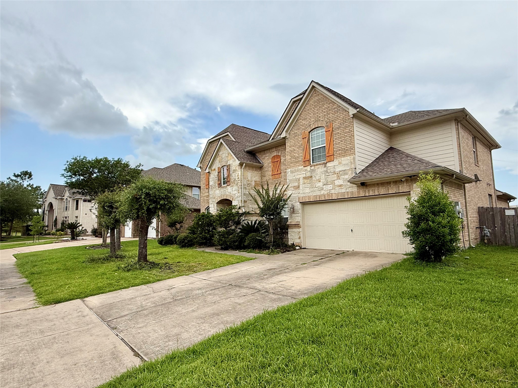 Listing photo 1