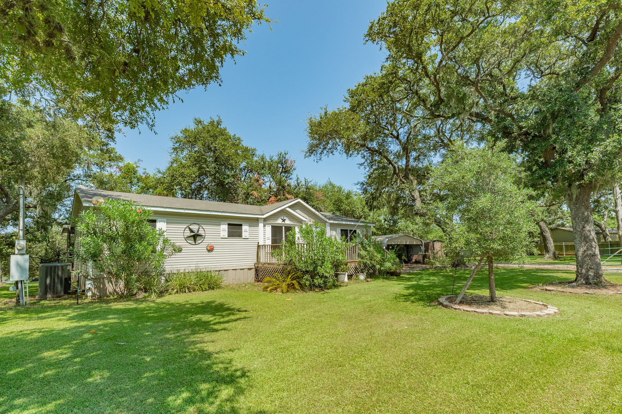 Listing photo 4