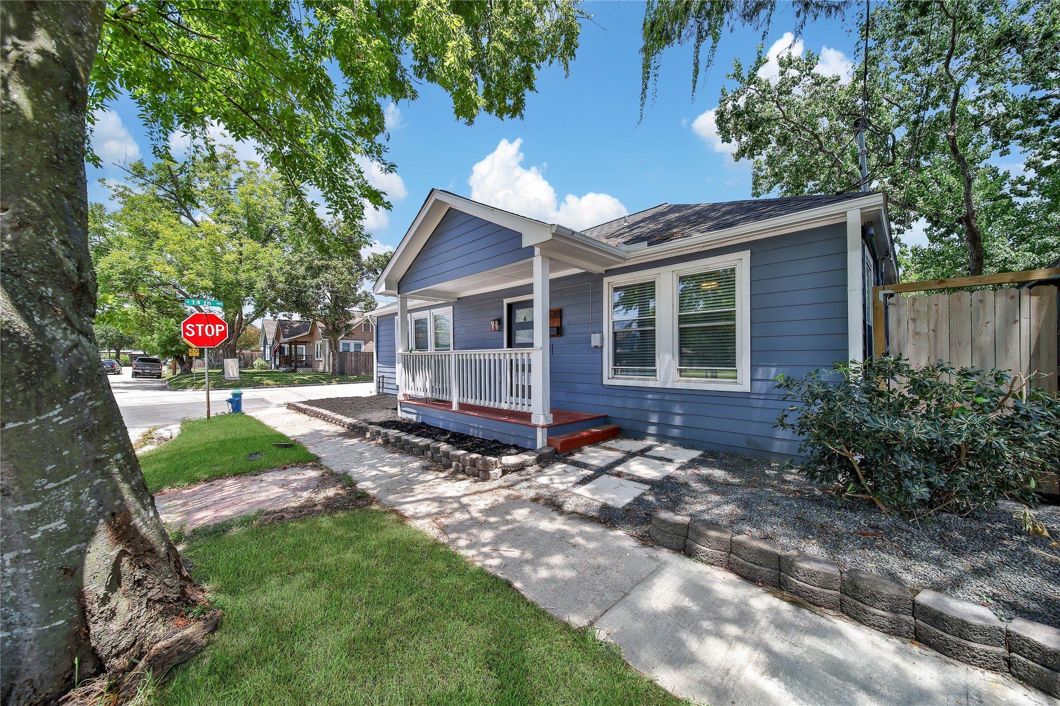 Listing photo 1