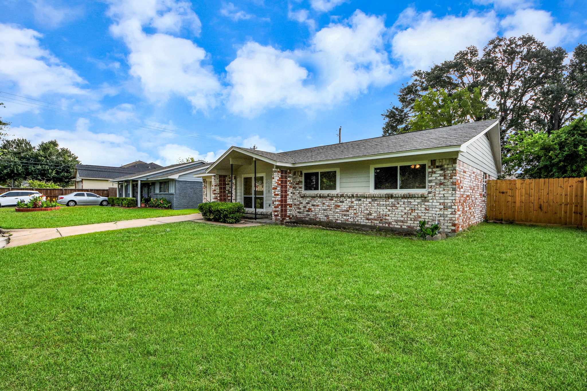 Listing photo 1