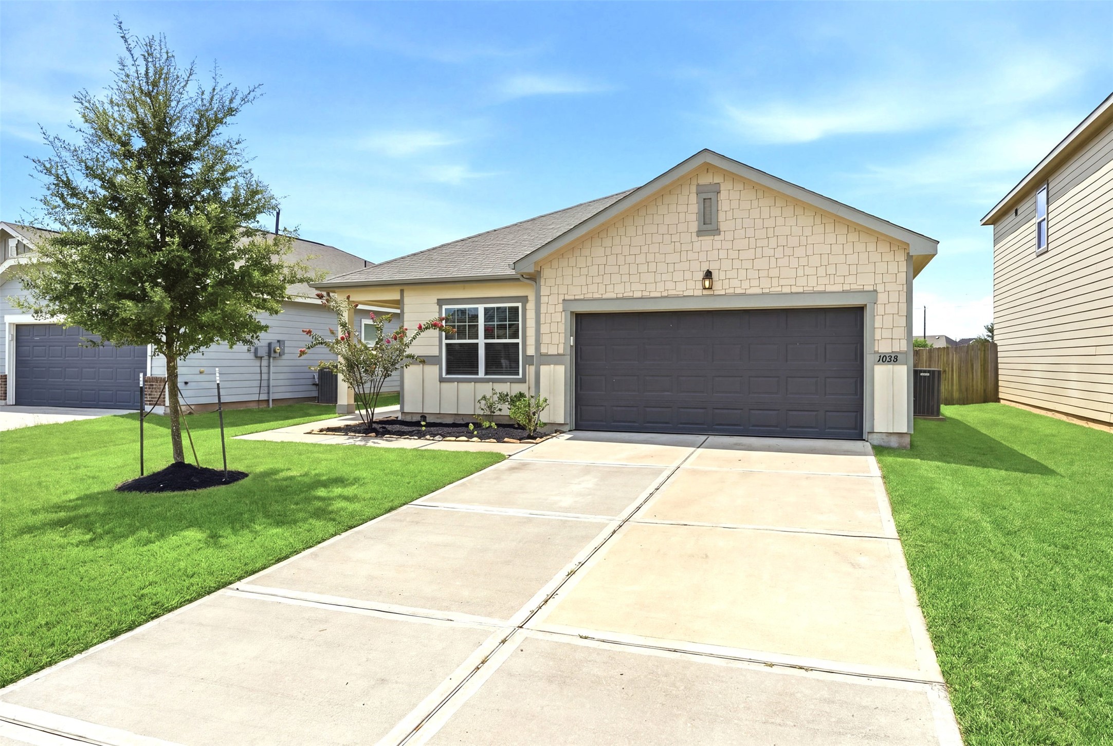 Listing photo 1