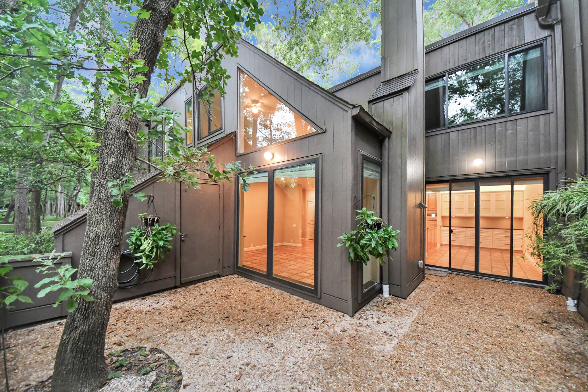 153 Litchfield Lane