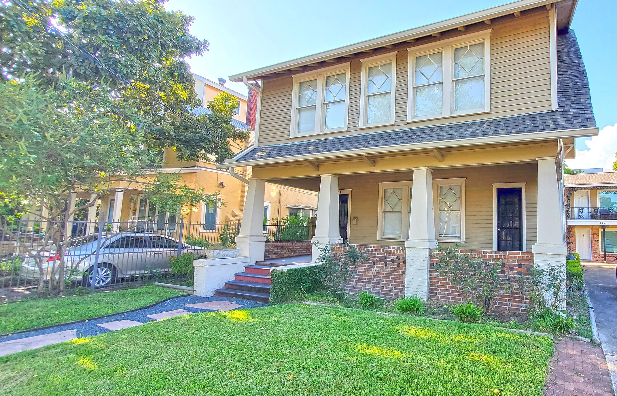 Listing photo 1